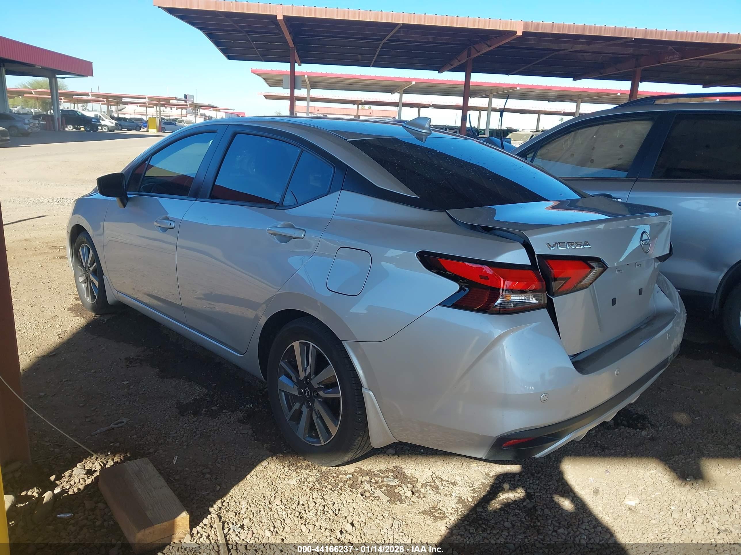 NISSAN VERSA image 3