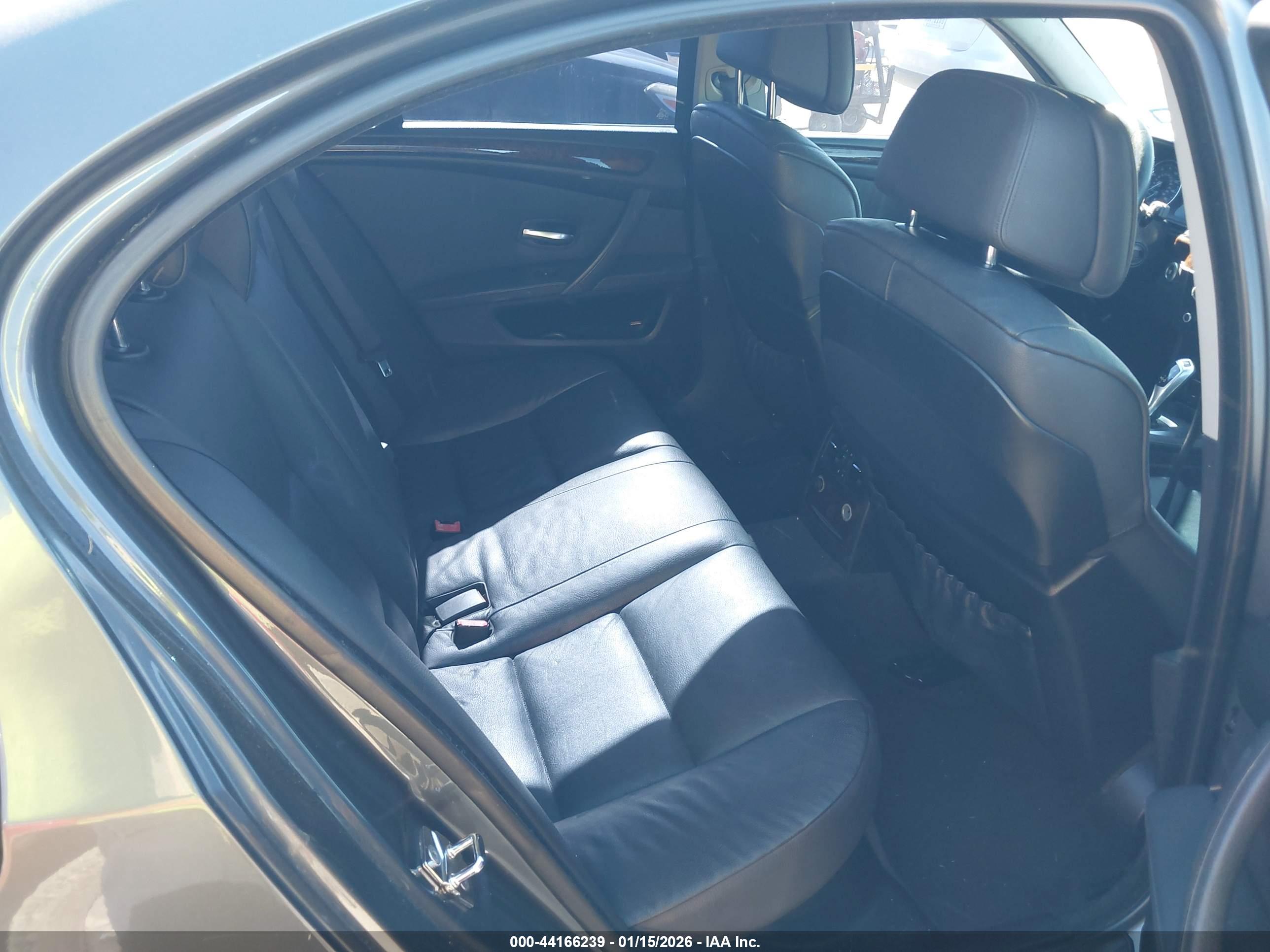 BMW 535XI image 8