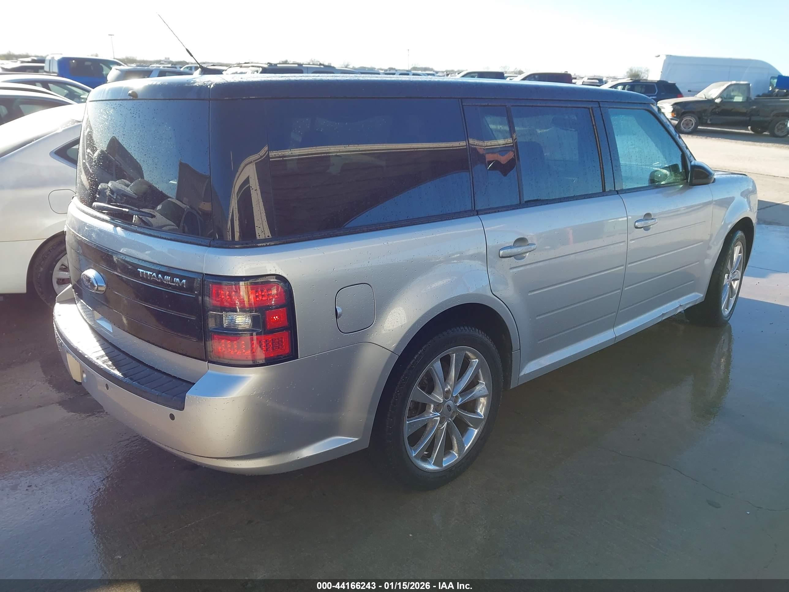 FORD FLEX image 4