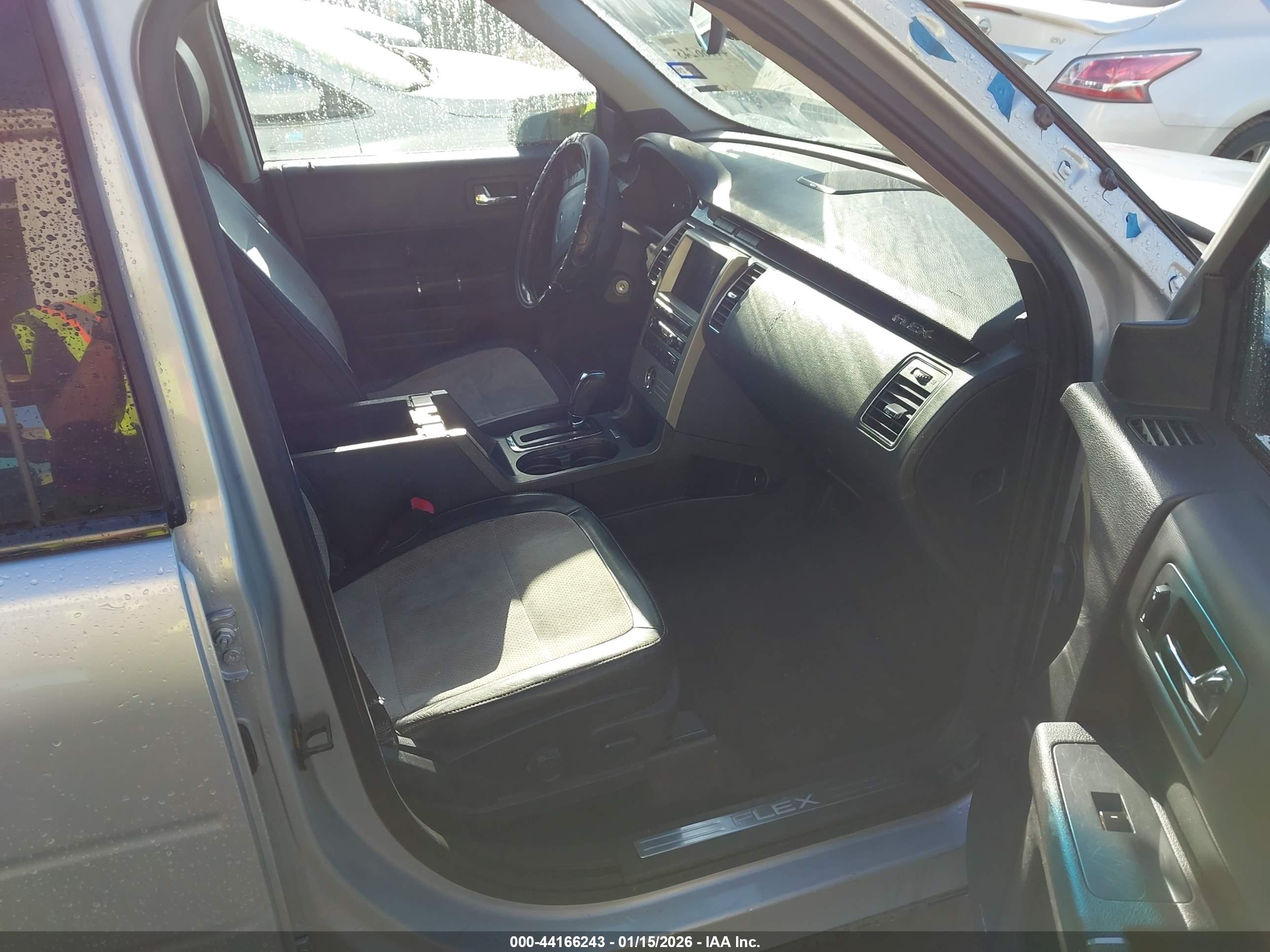 FORD FLEX image 5