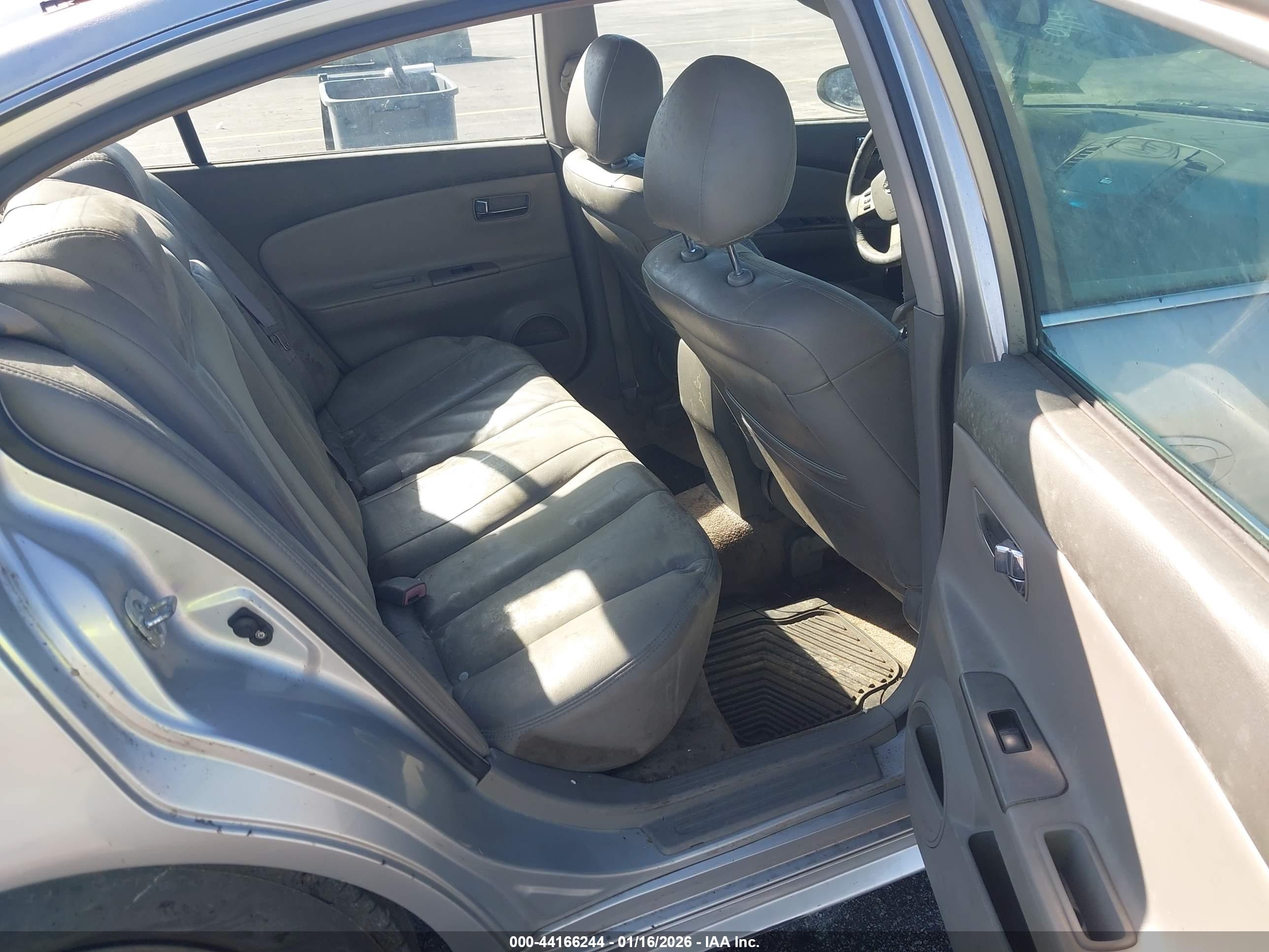 NISSAN ALTIMA image 8