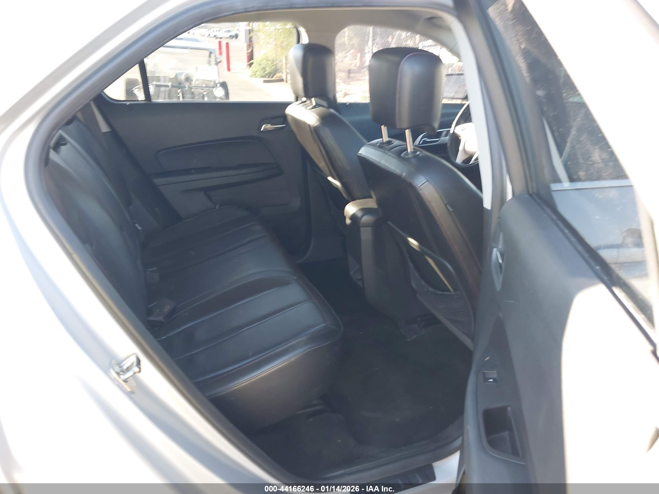 CHEVROLET EQUINOX image 8