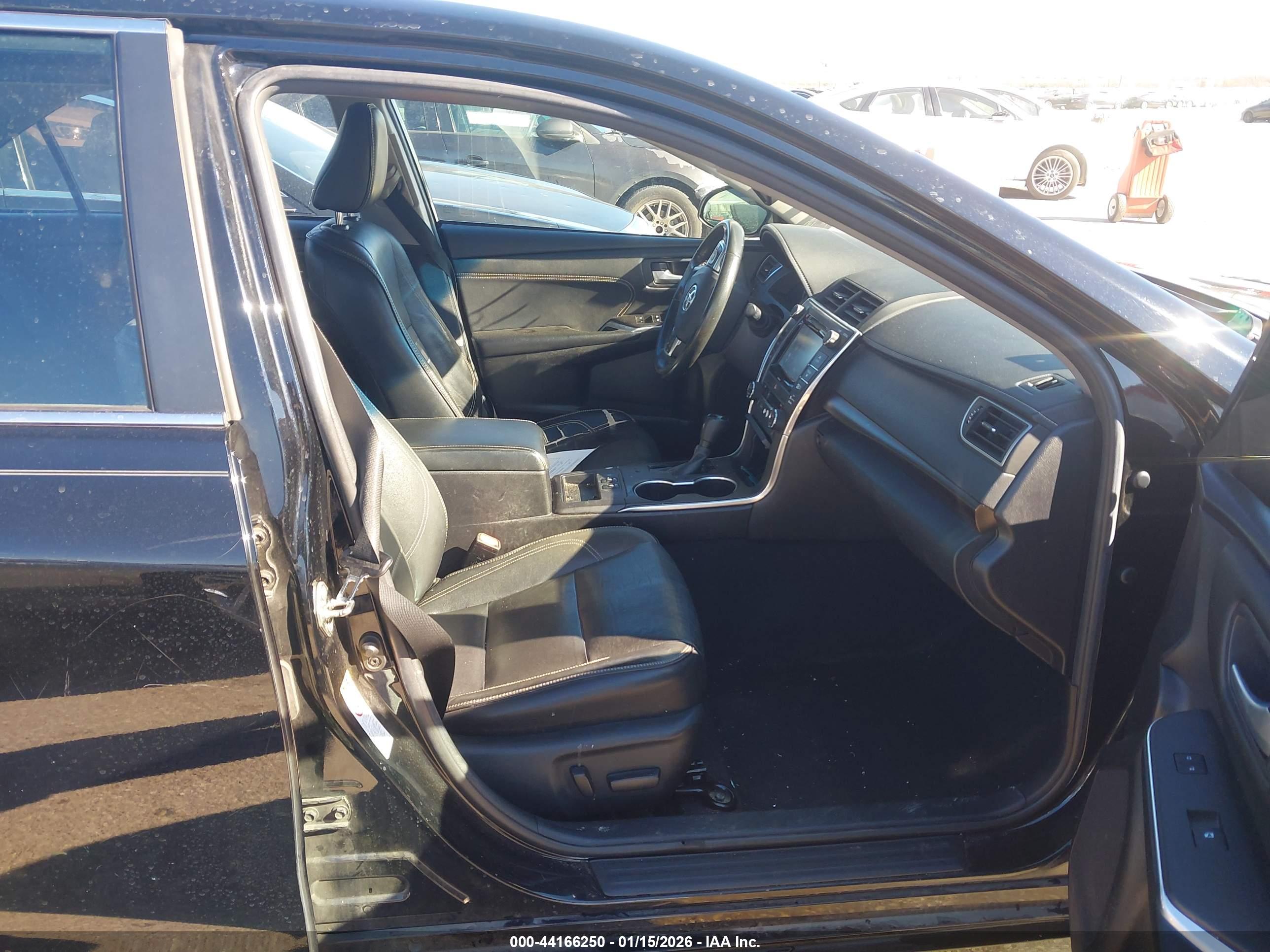 TOYOTA CAMRY image 5