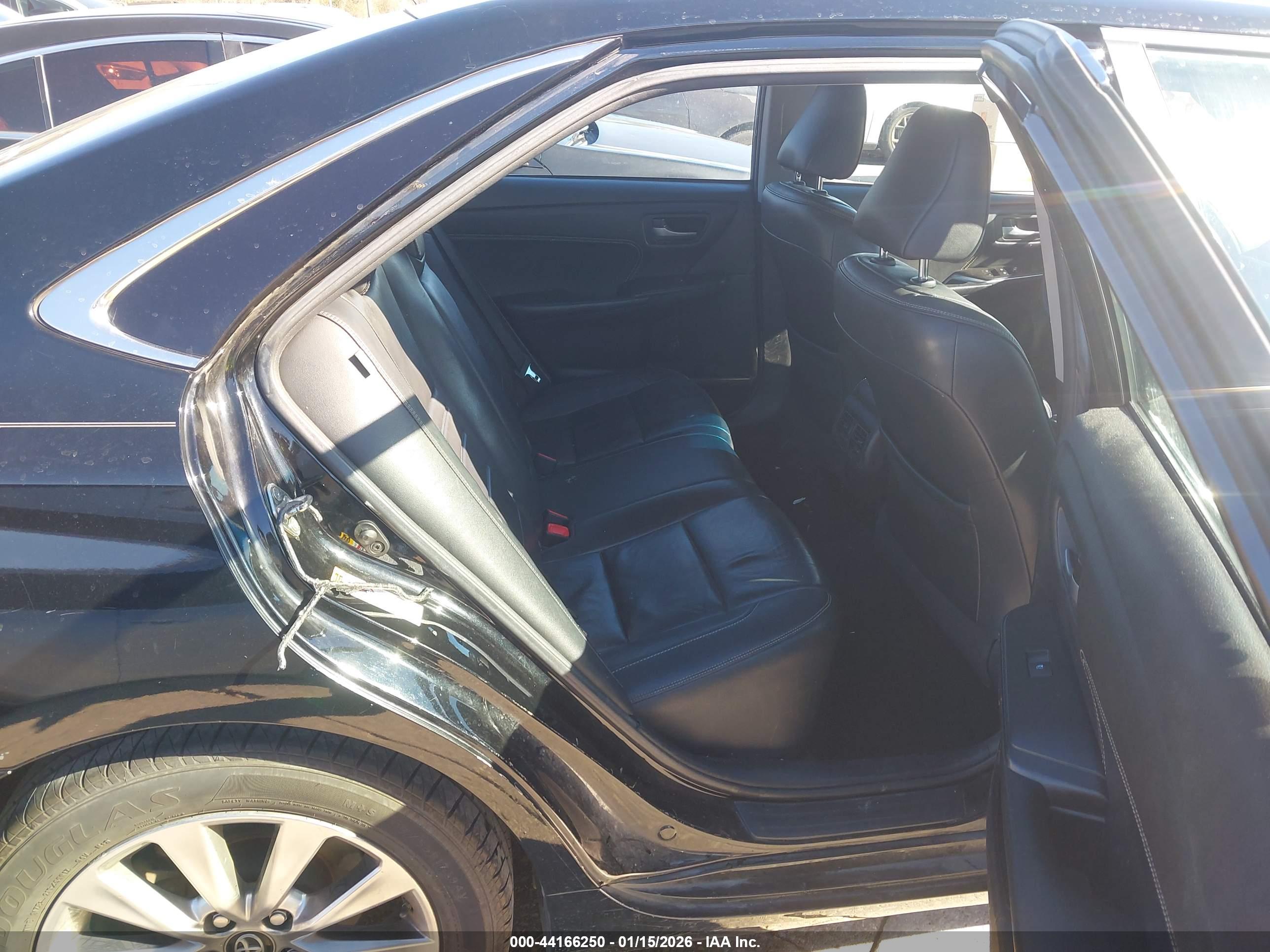 TOYOTA CAMRY image 8