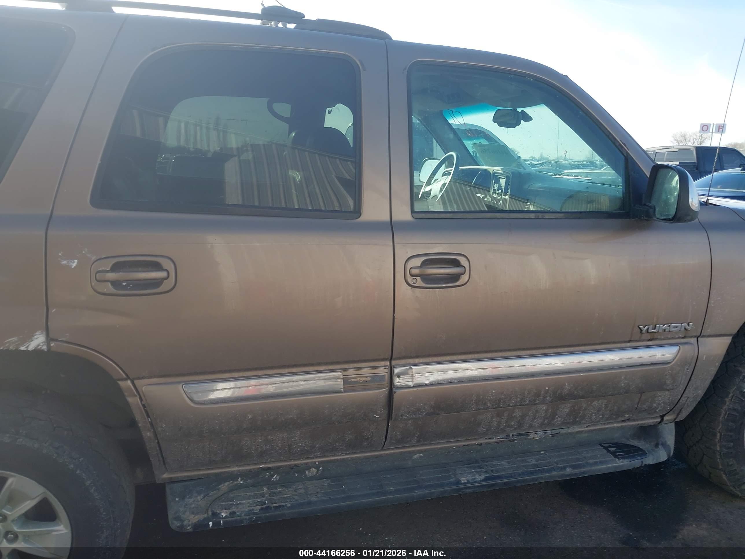 GMC YUKON image 6