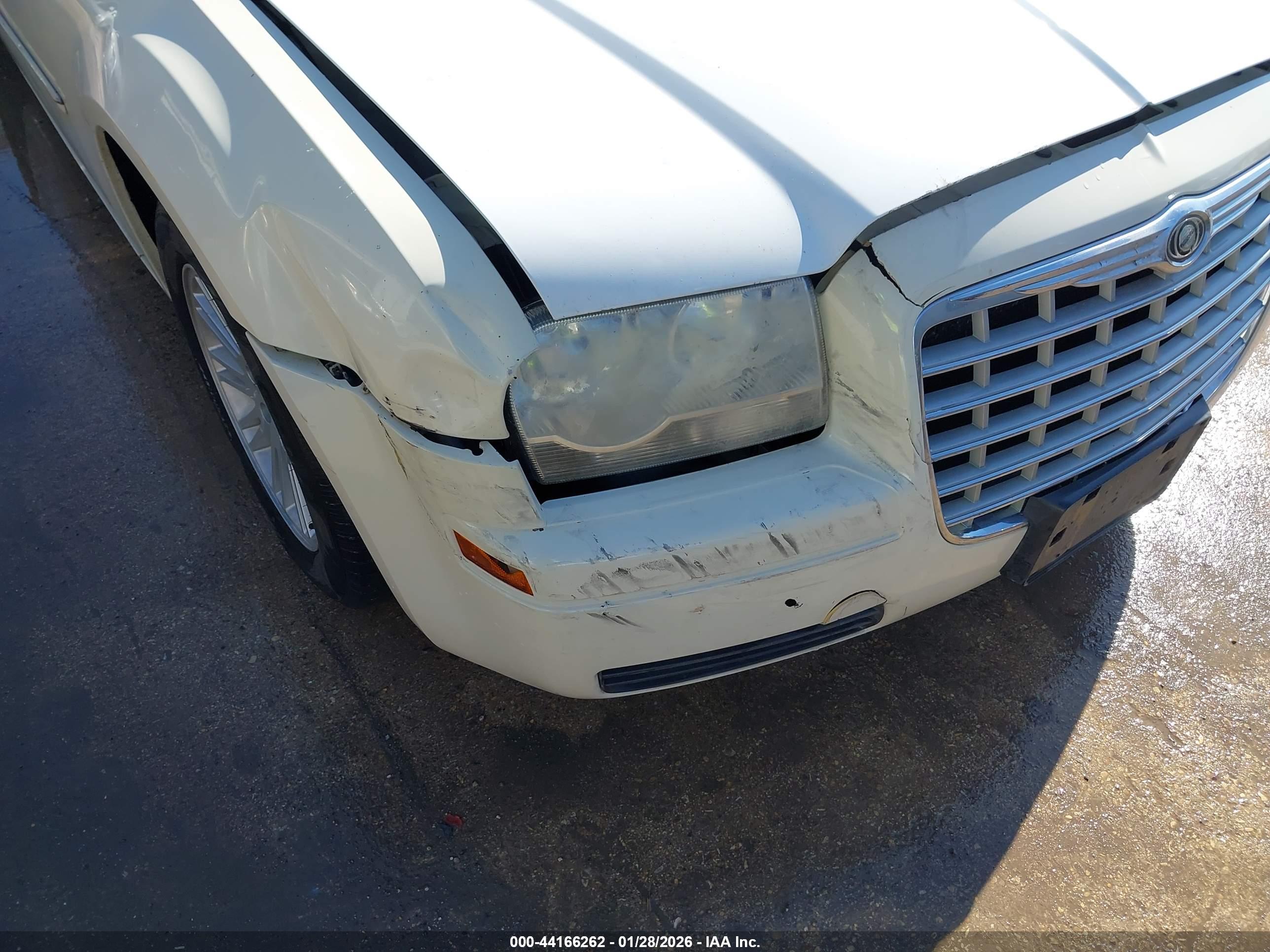CHRYSLER 300 image 6