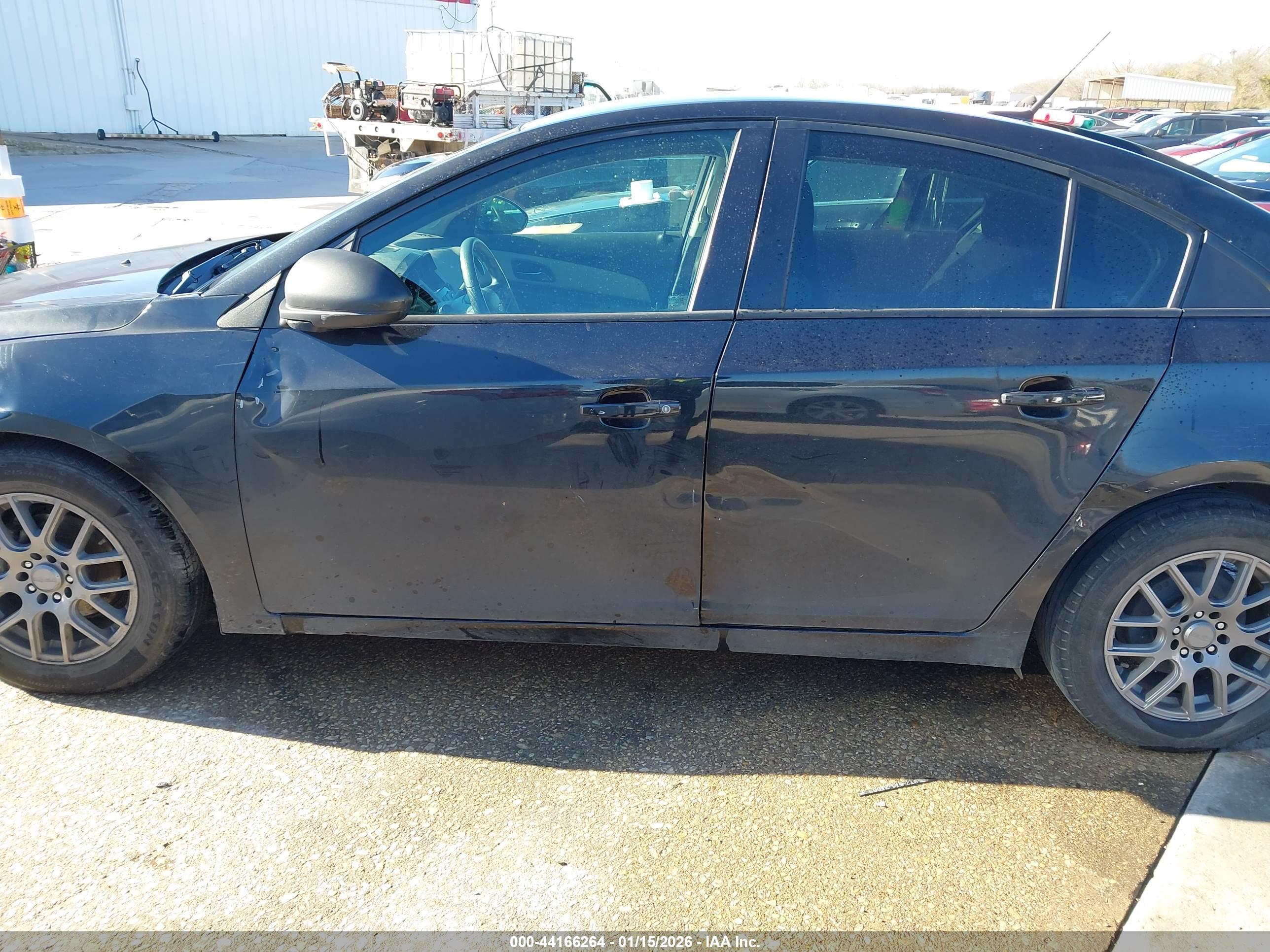 CHEVROLET CRUZE image 6