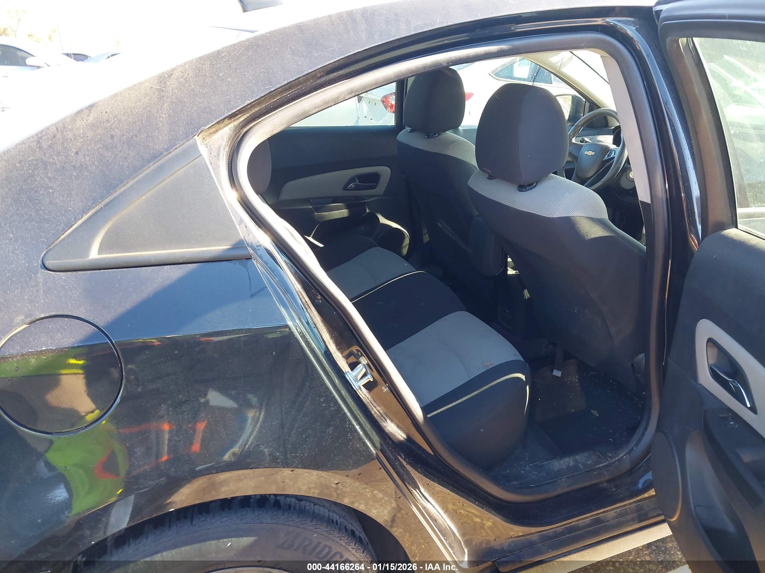 CHEVROLET CRUZE image 8