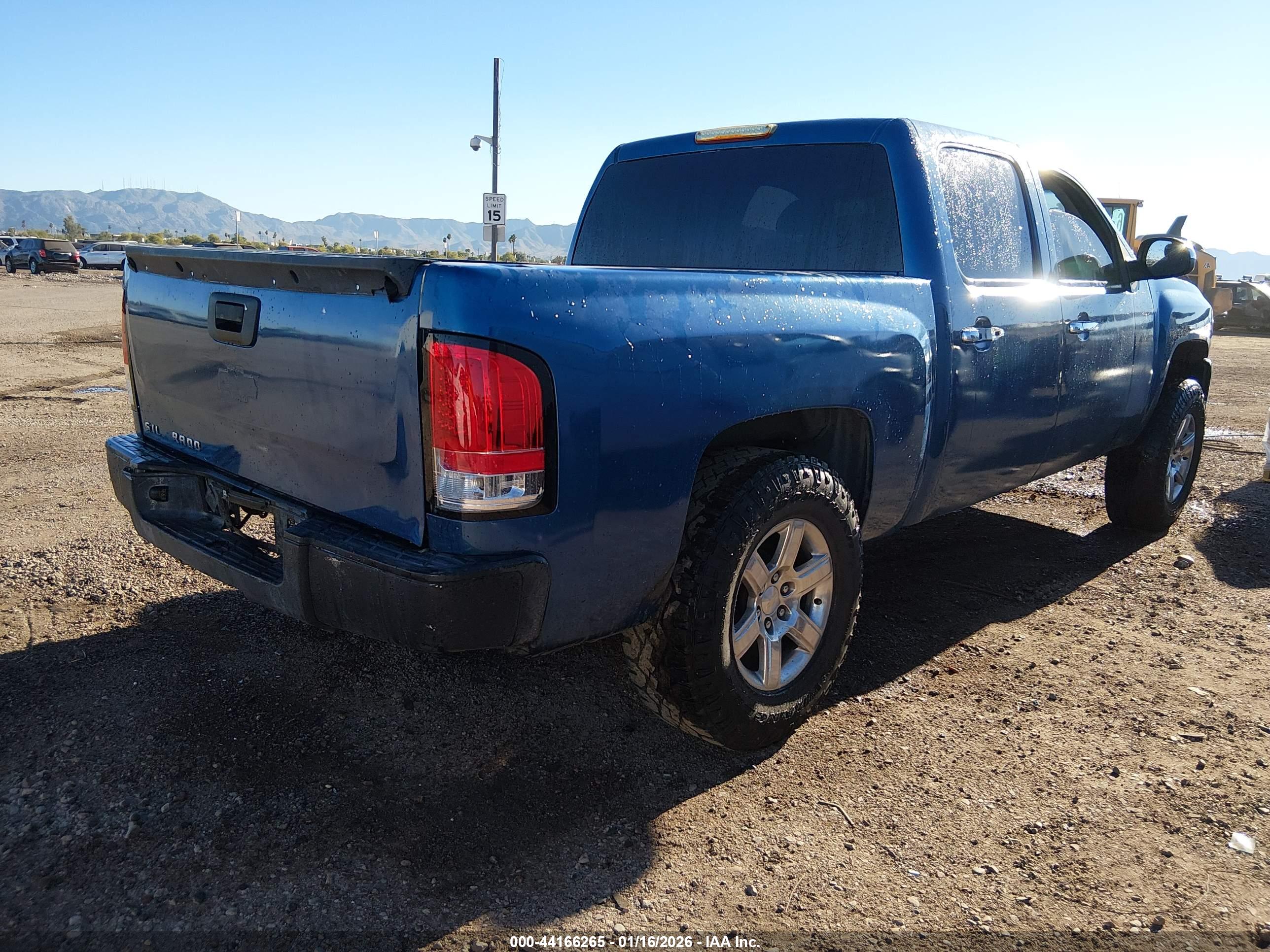 CHEVROLET SILVERADO image 4