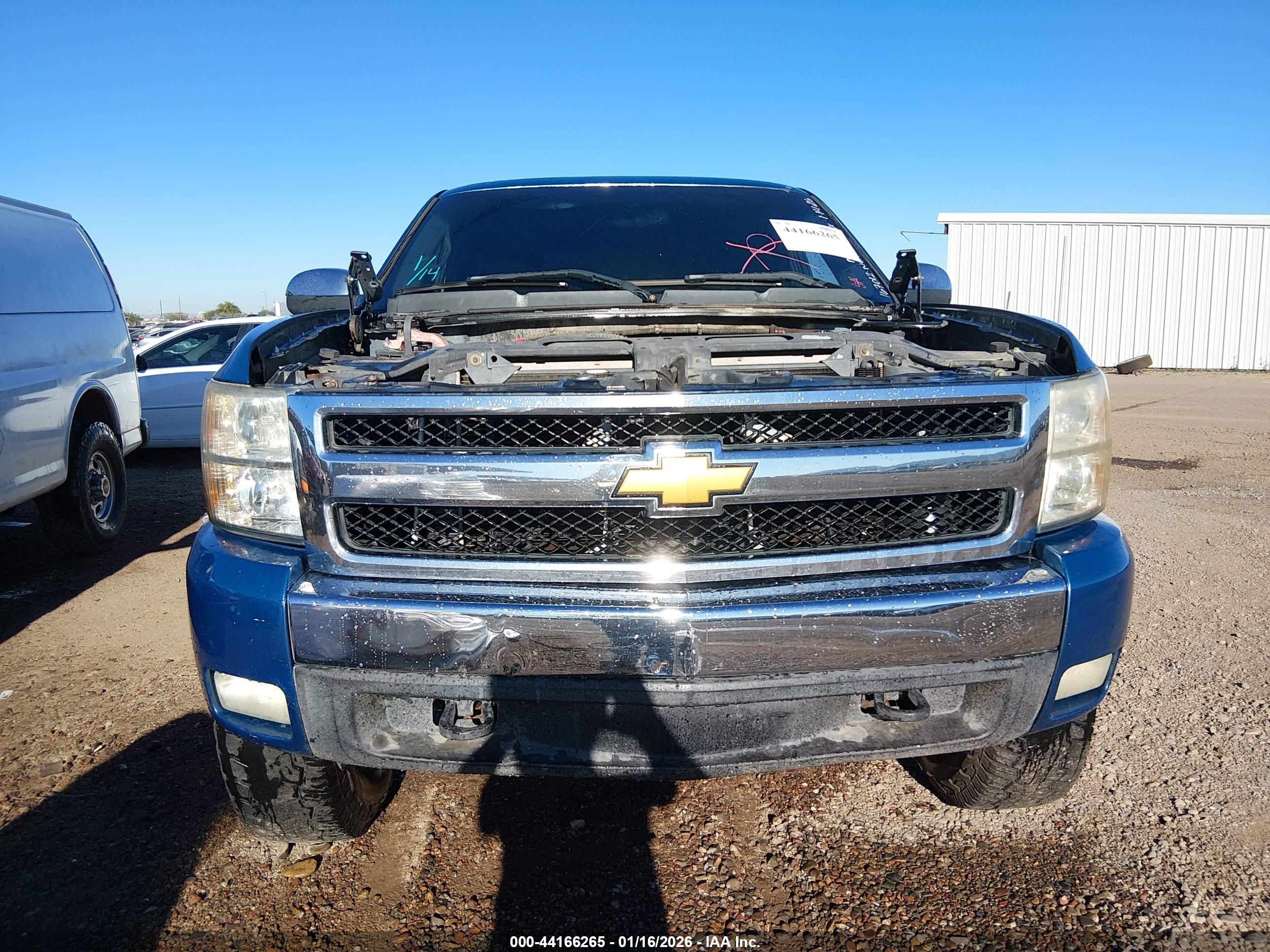 CHEVROLET SILVERADO image 6