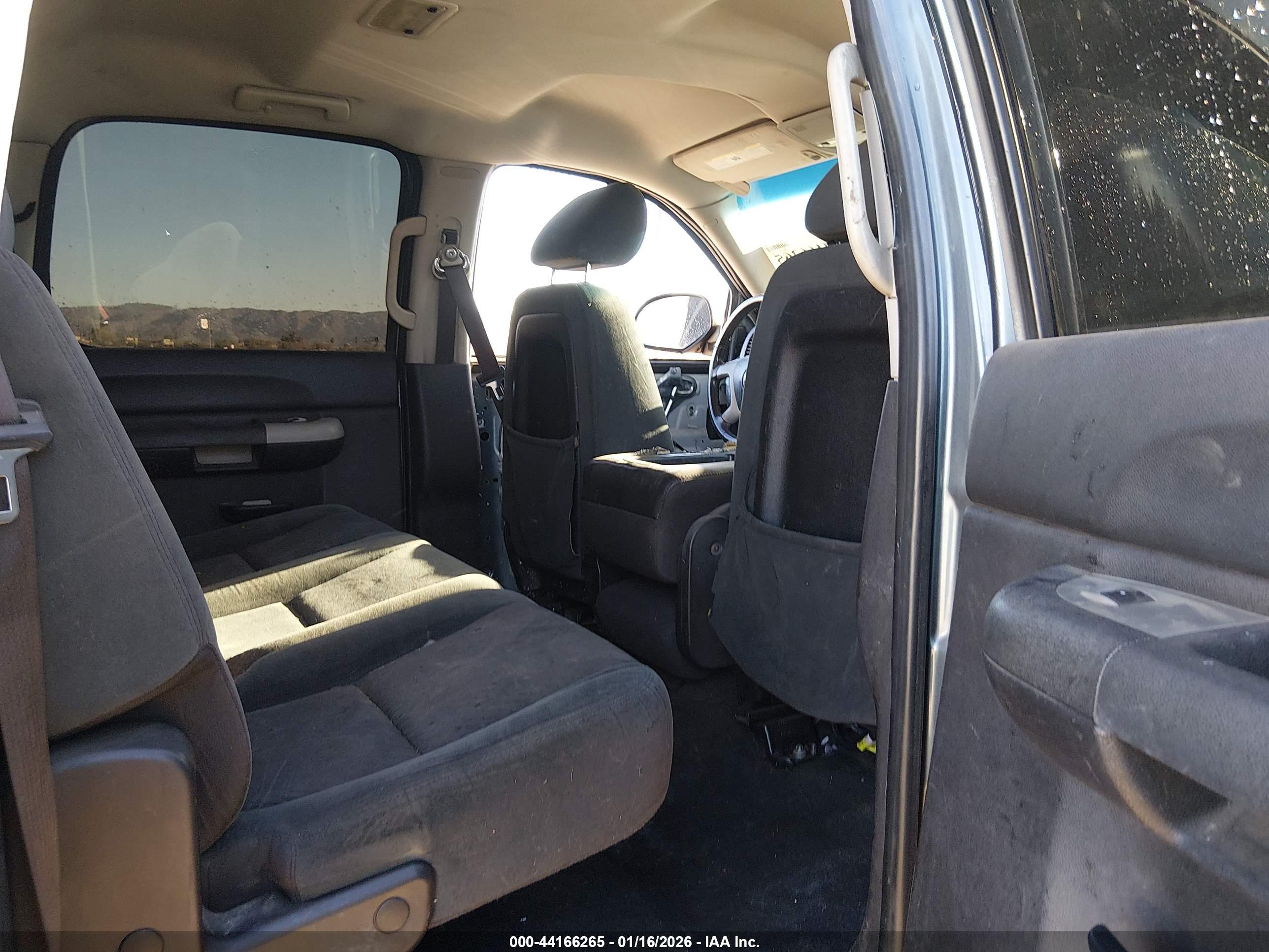 CHEVROLET SILVERADO image 8