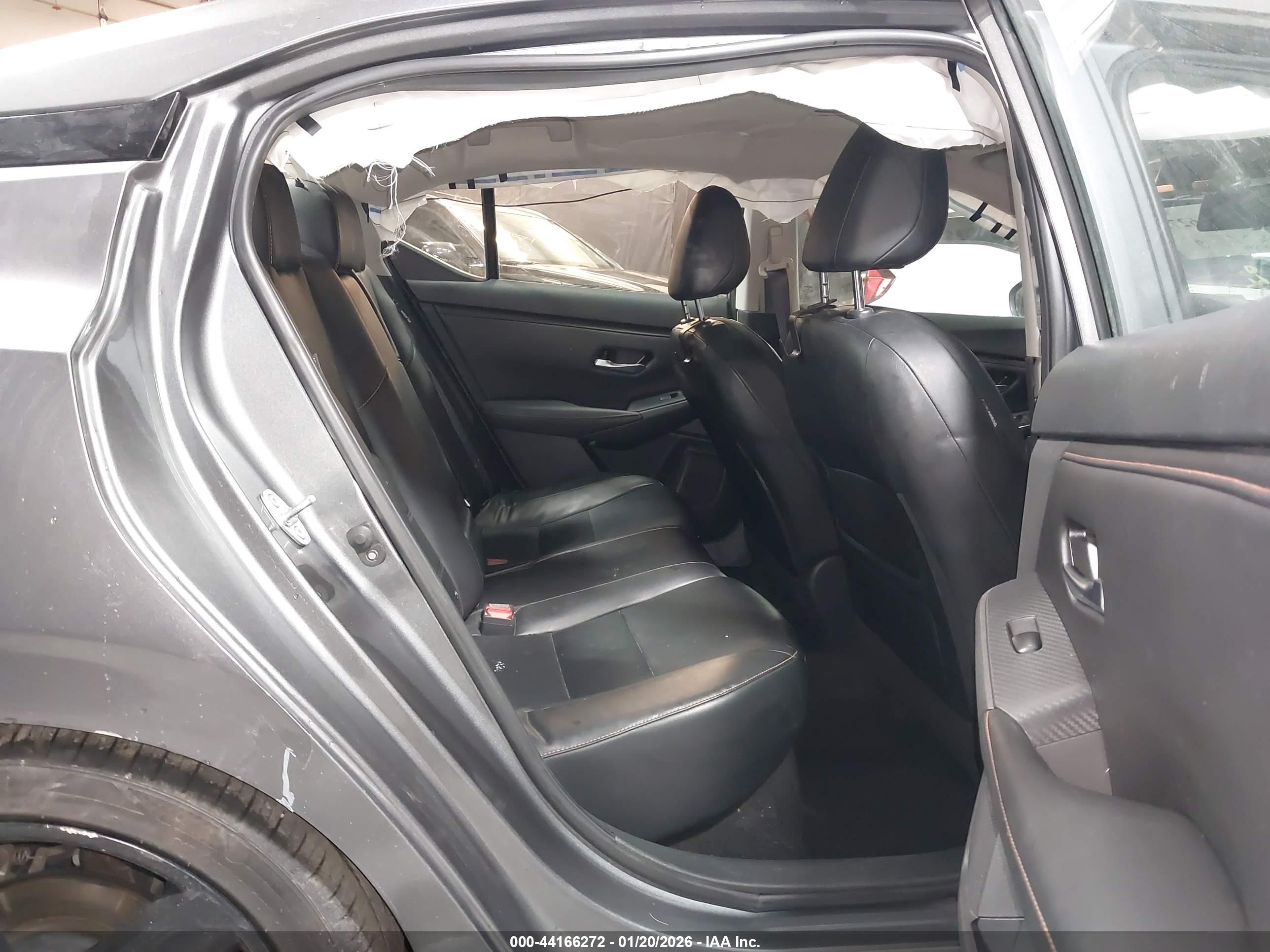 NISSAN SENTRA image 8