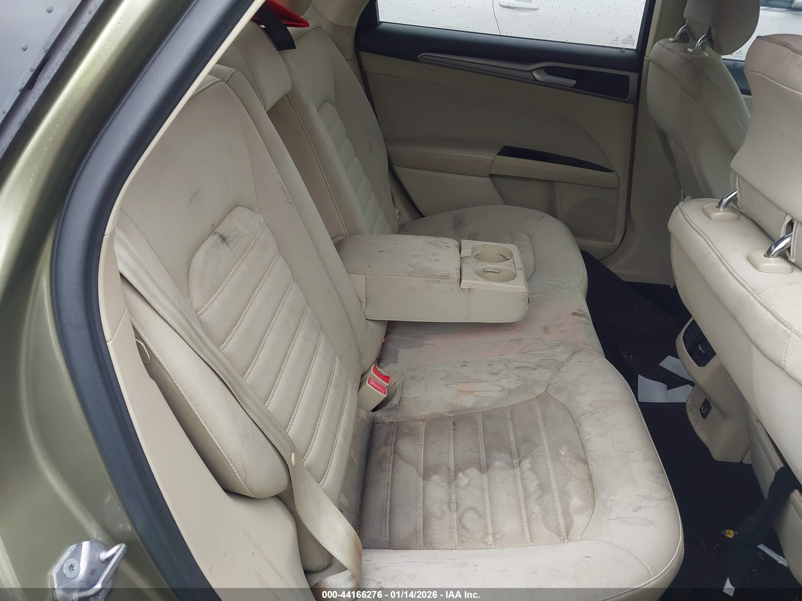 FORD FUSION image 8