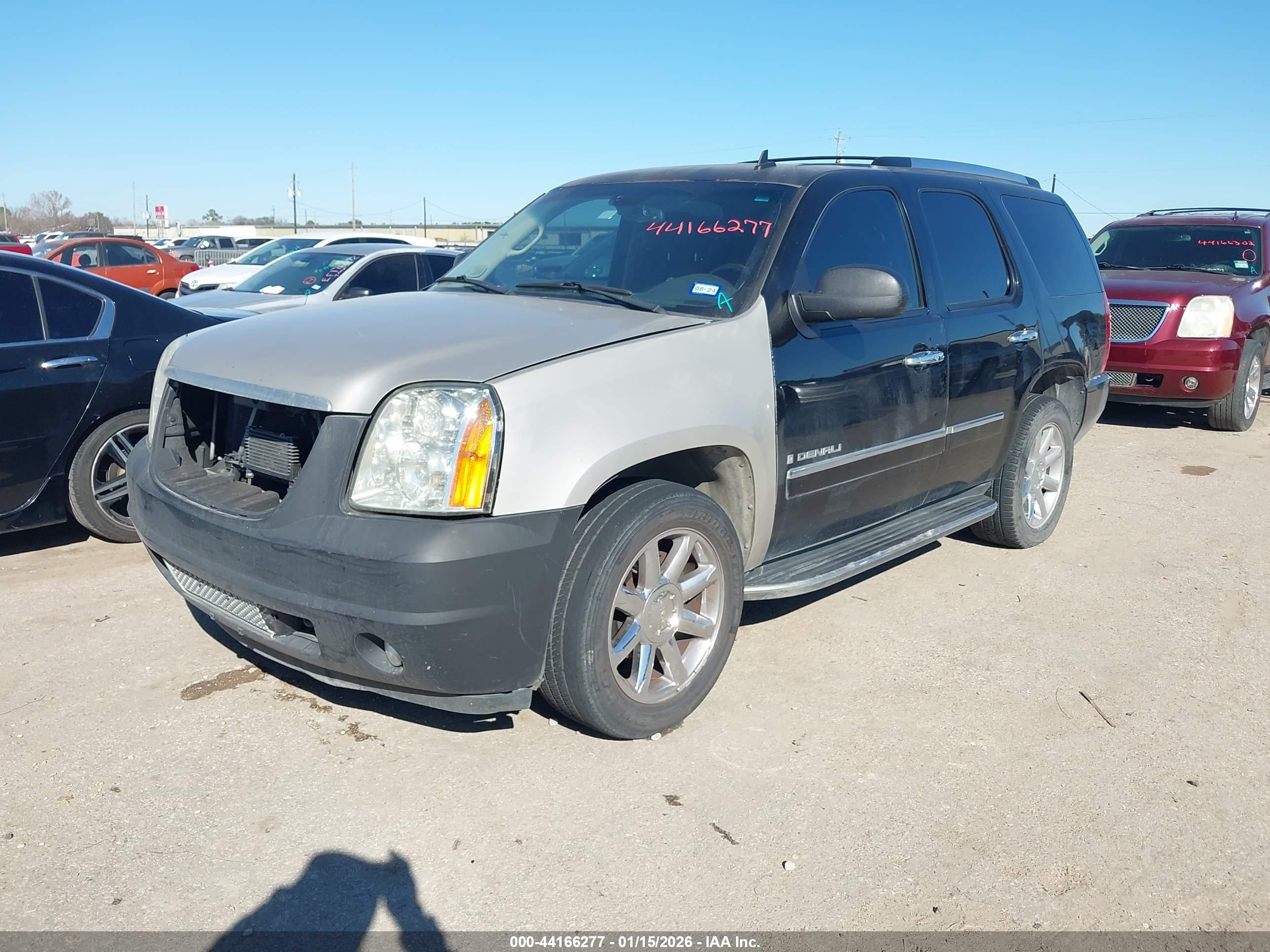 GMC YUKON image 2