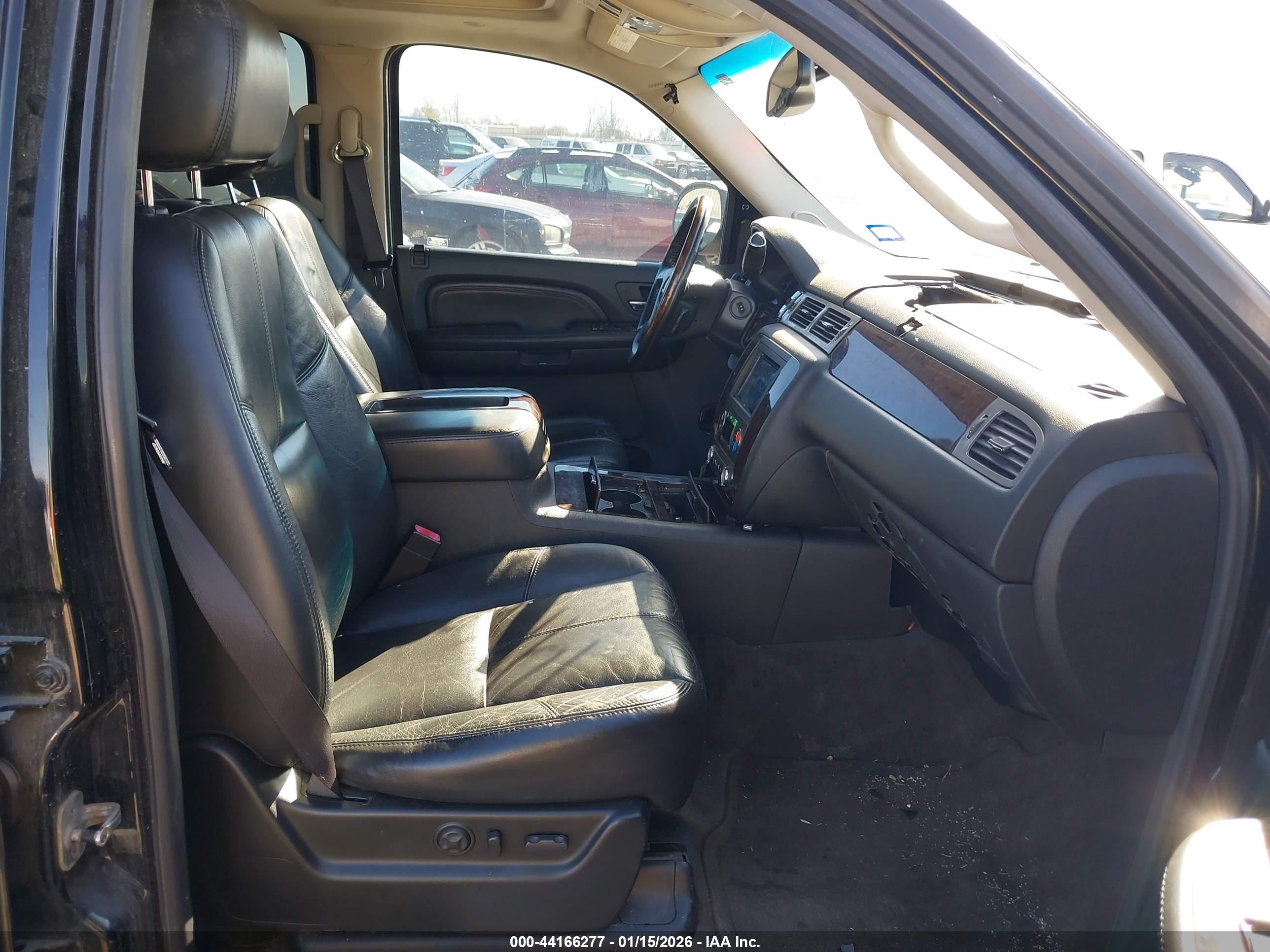 GMC YUKON image 5