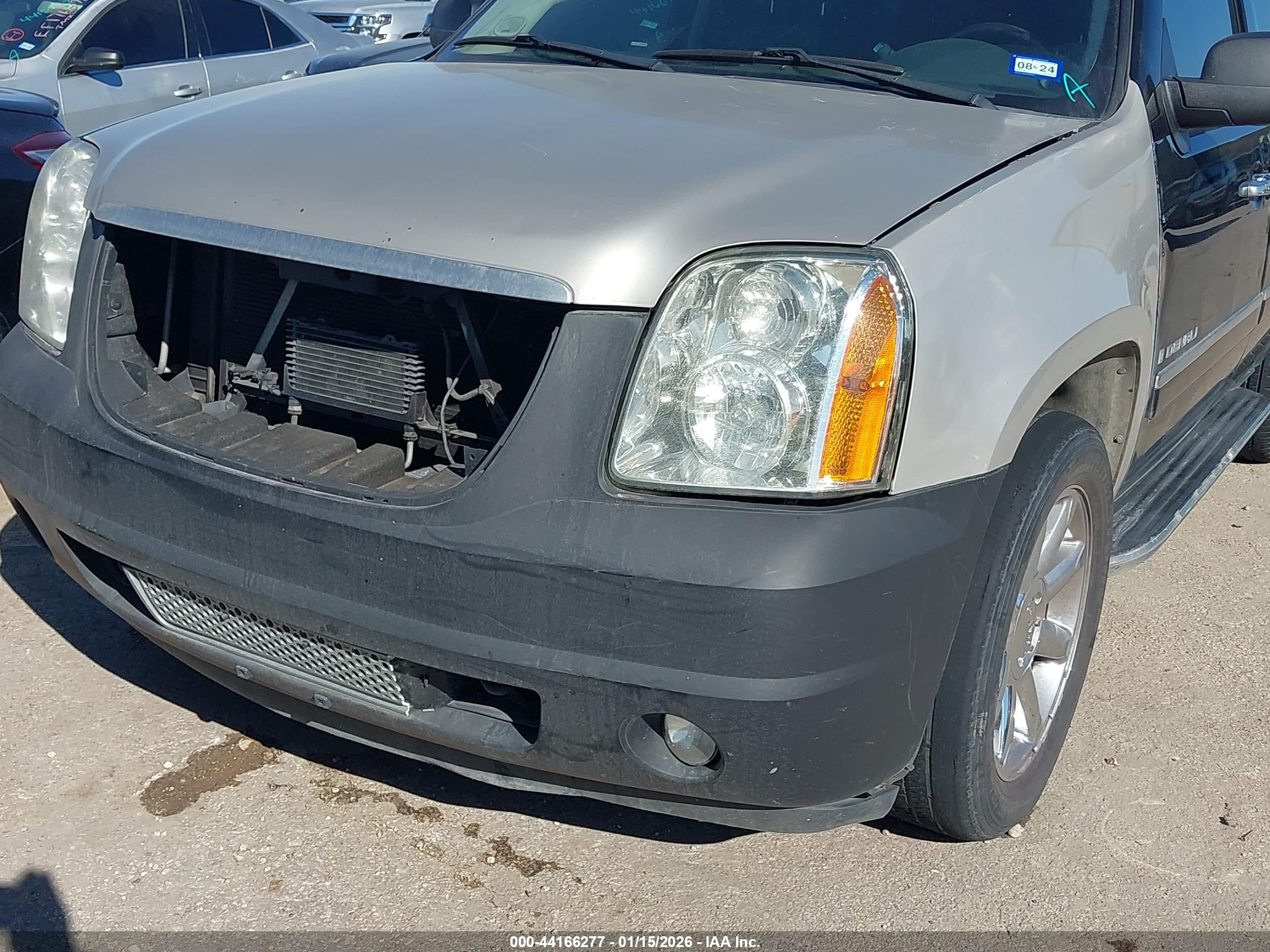 GMC YUKON image 6