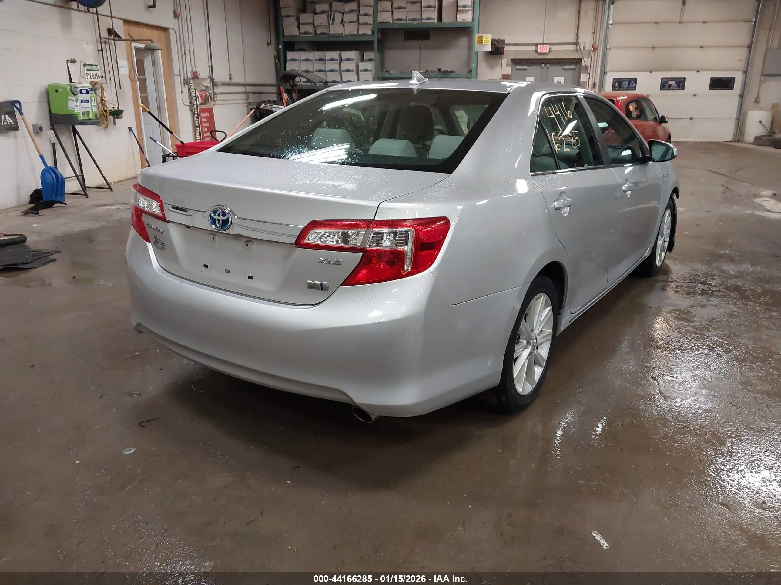 TOYOTA CAMRY image 4