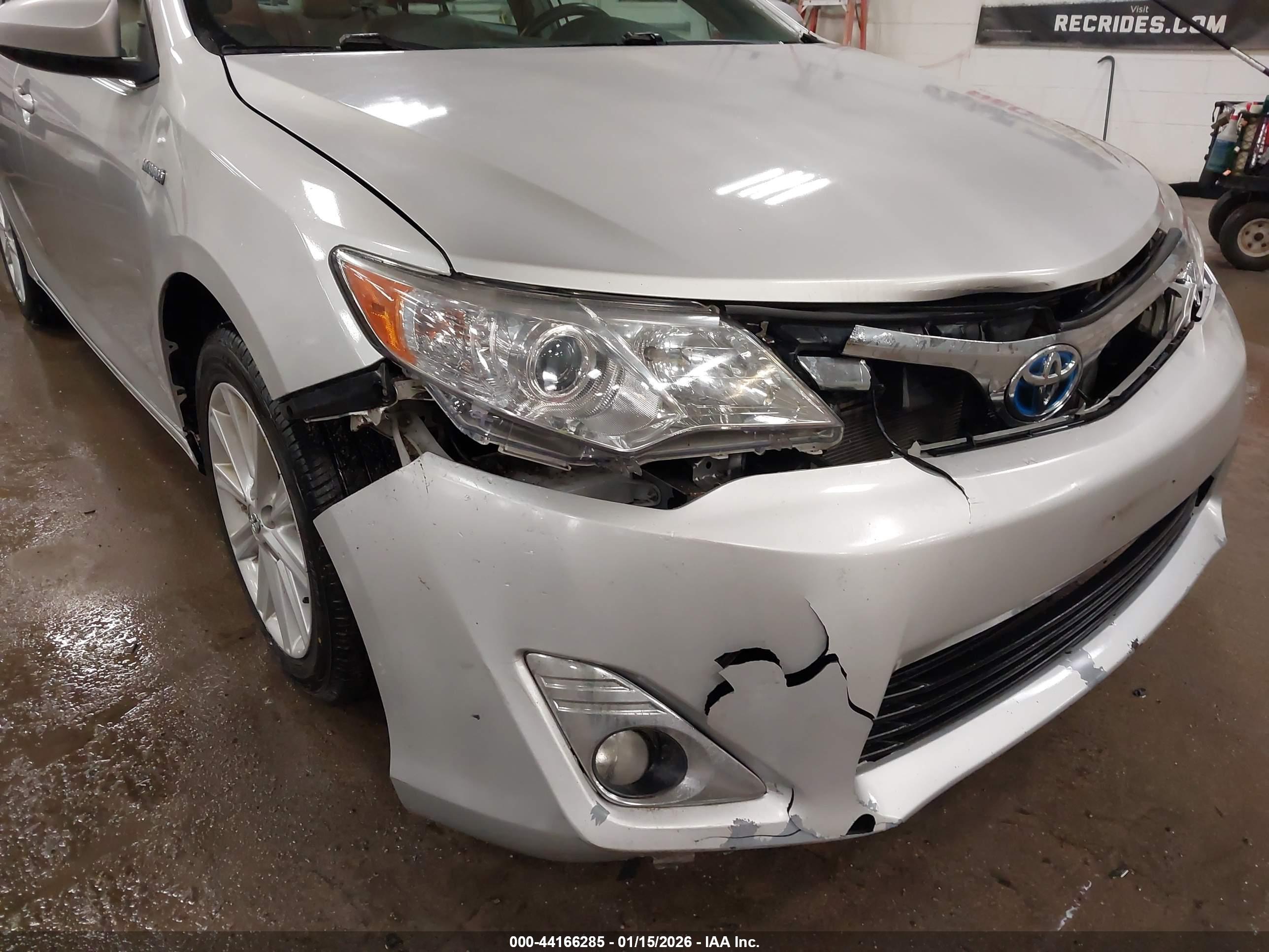 TOYOTA CAMRY image 6