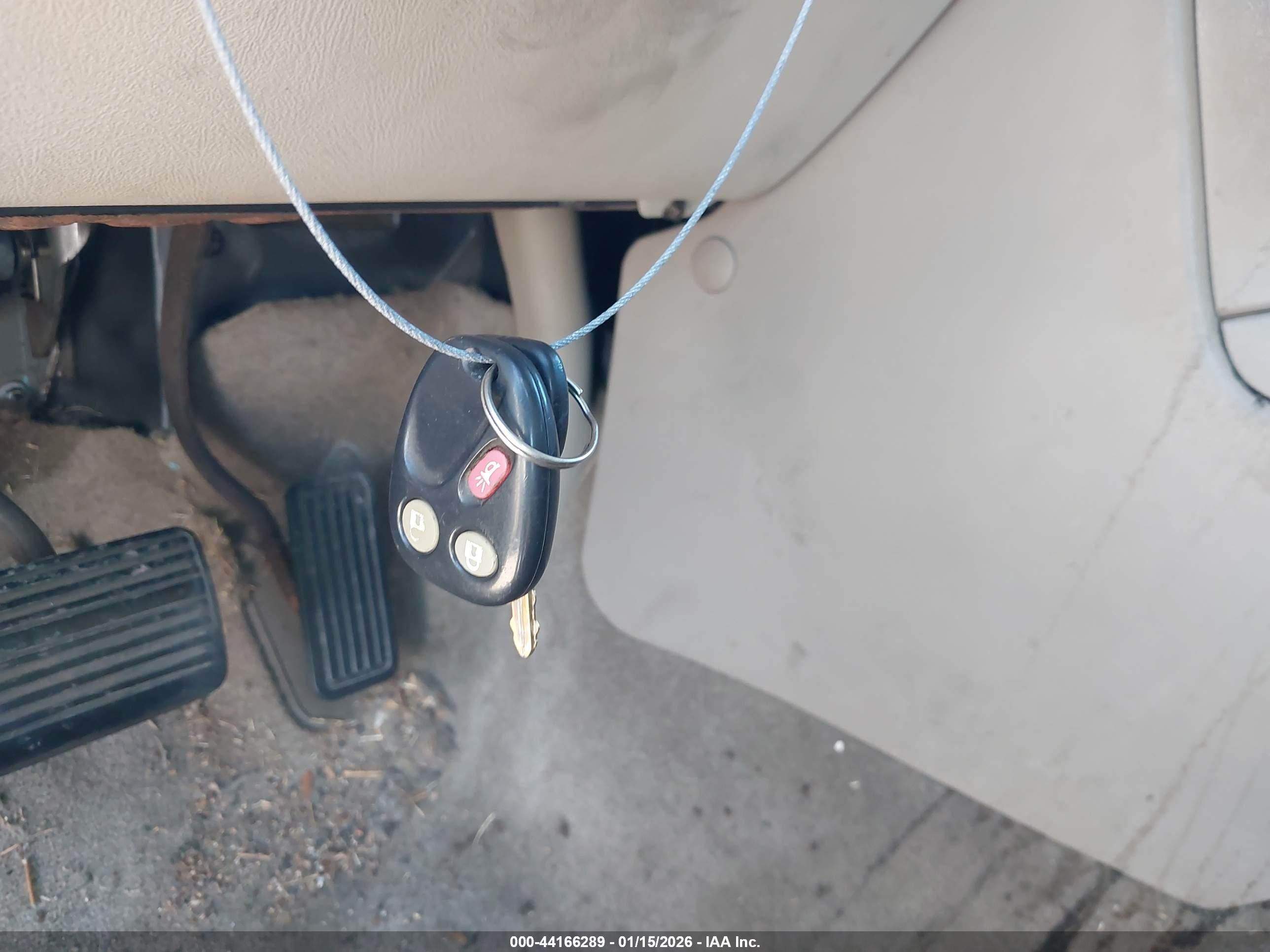 CHEVROLET SUBURBAN image 11