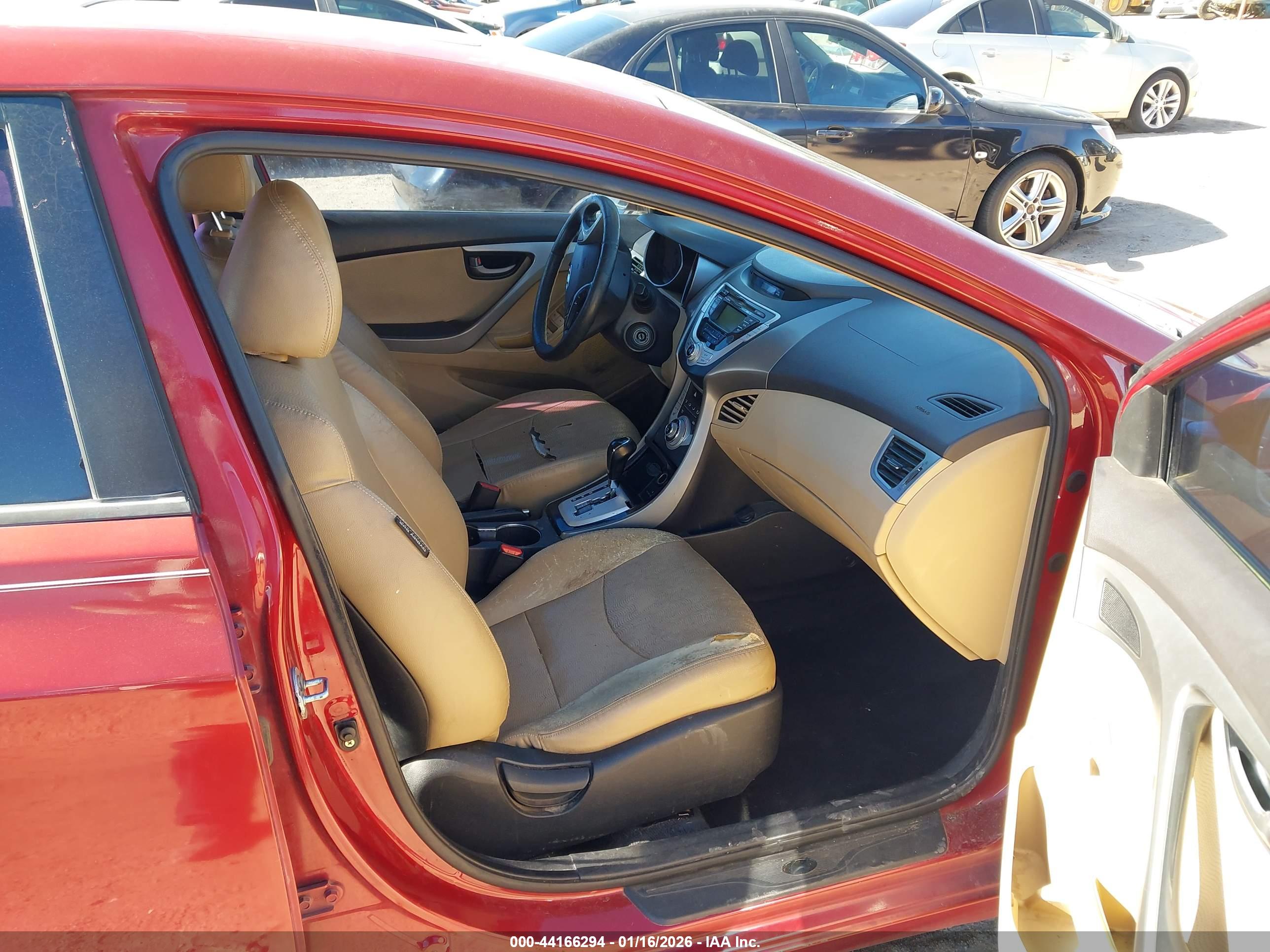 HYUNDAI ELANTRA image 5