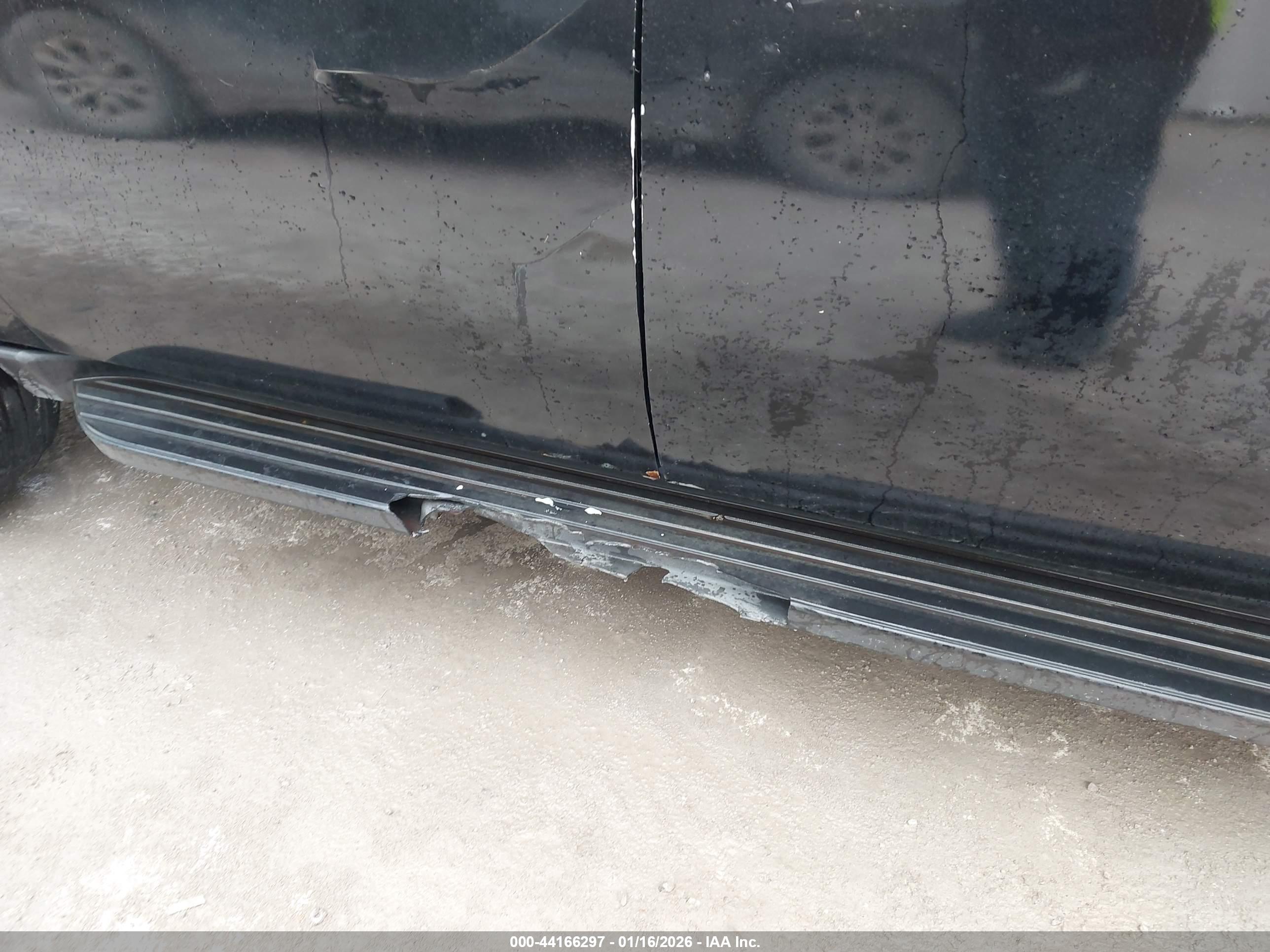 CHEVROLET SUBURBAN image 6