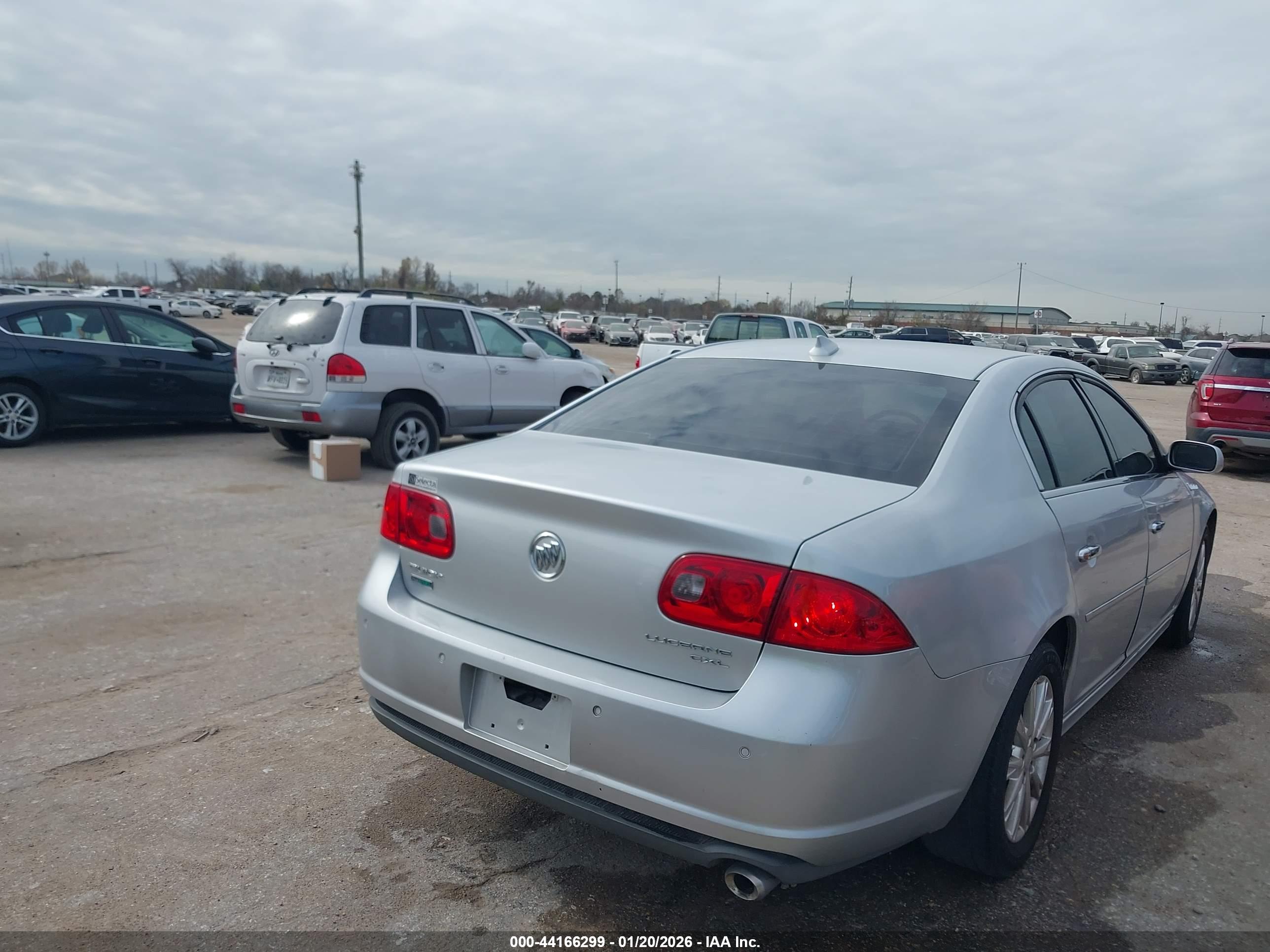 BUICK LUCERNE image 4