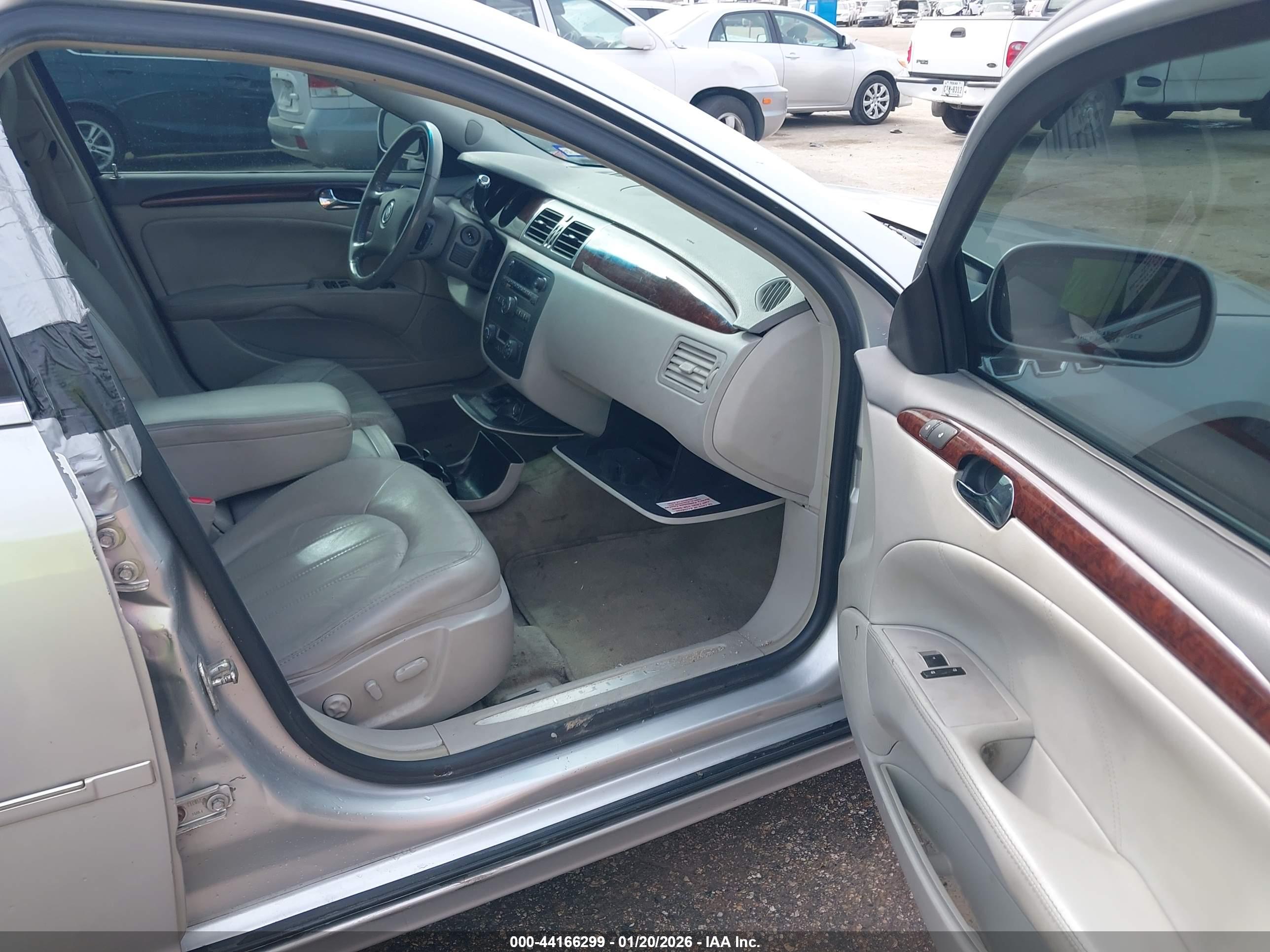 BUICK LUCERNE image 5