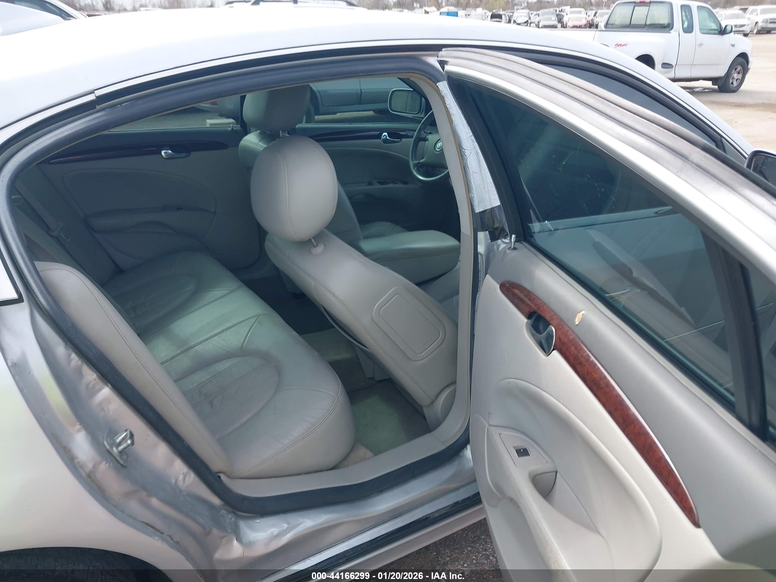 BUICK LUCERNE image 8