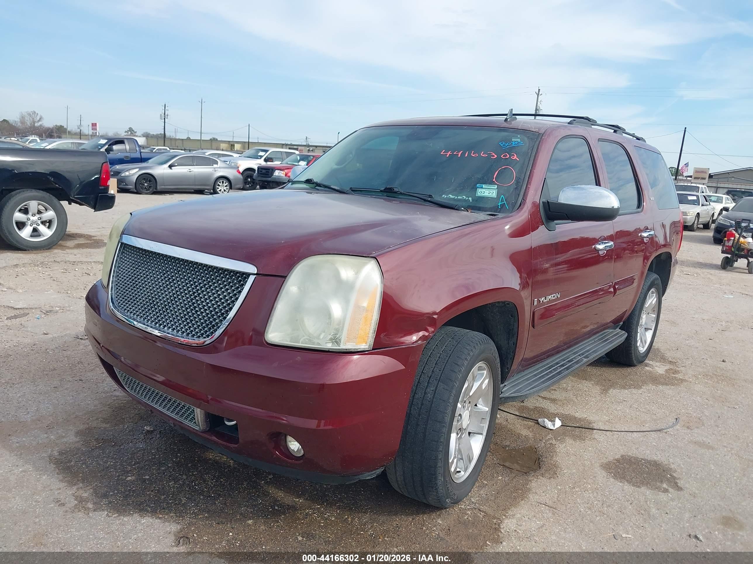 GMC YUKON image 2