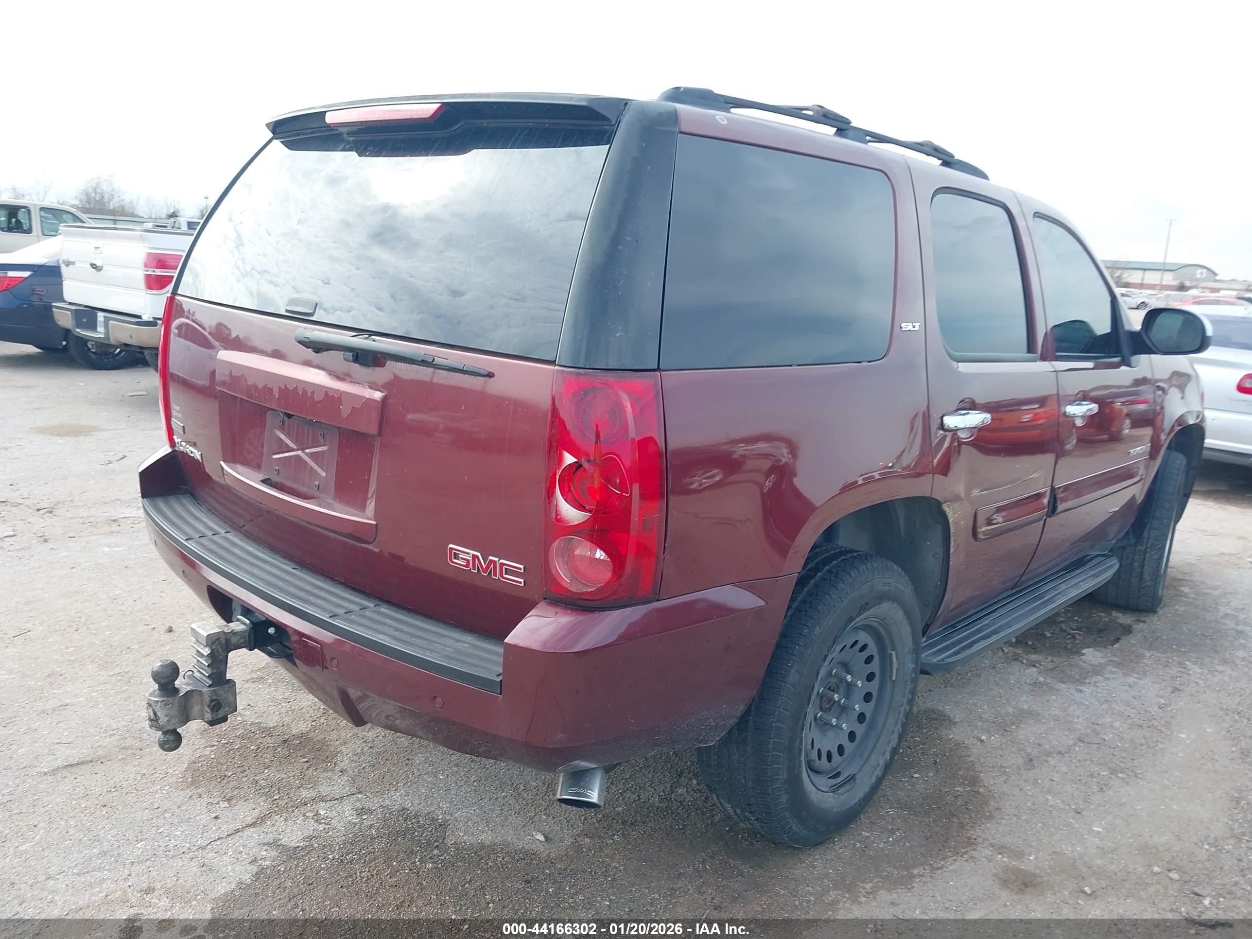 GMC YUKON image 4