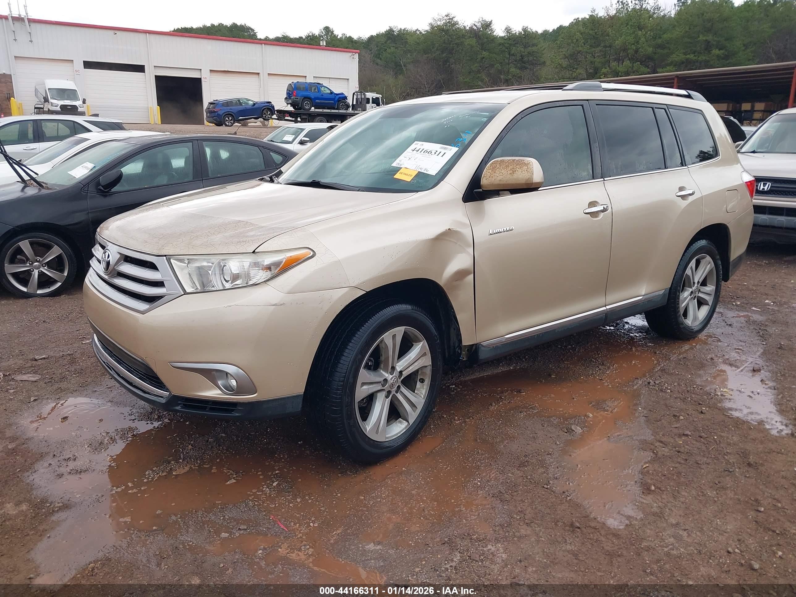 TOYOTA HIGHLANDER image 2