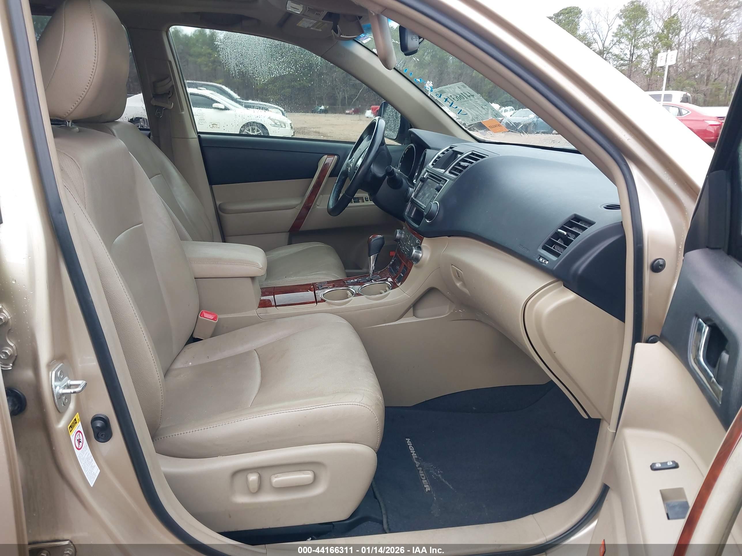 TOYOTA HIGHLANDER image 5