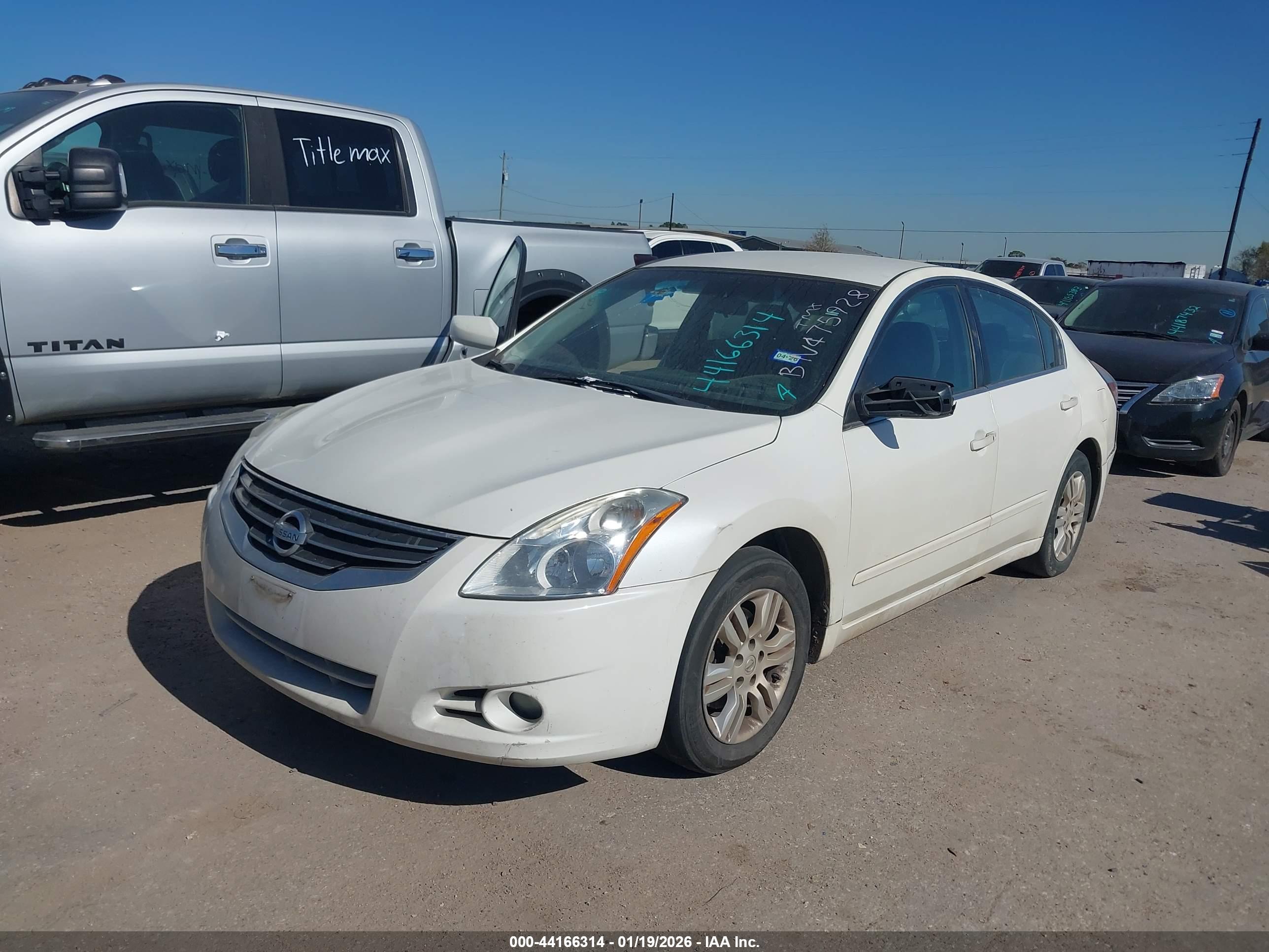 NISSAN ALTIMA image 2