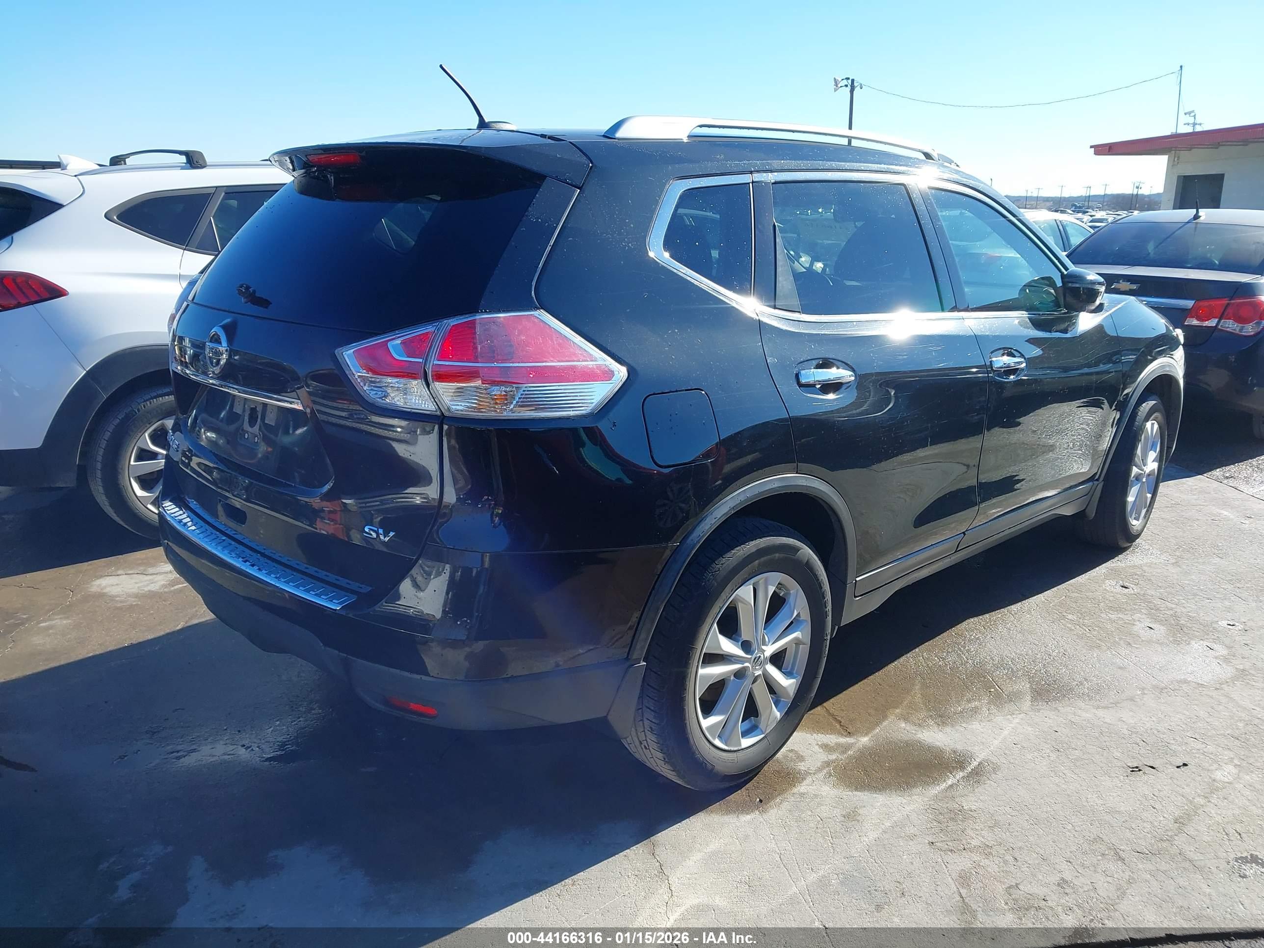 NISSAN ROGUE image 4