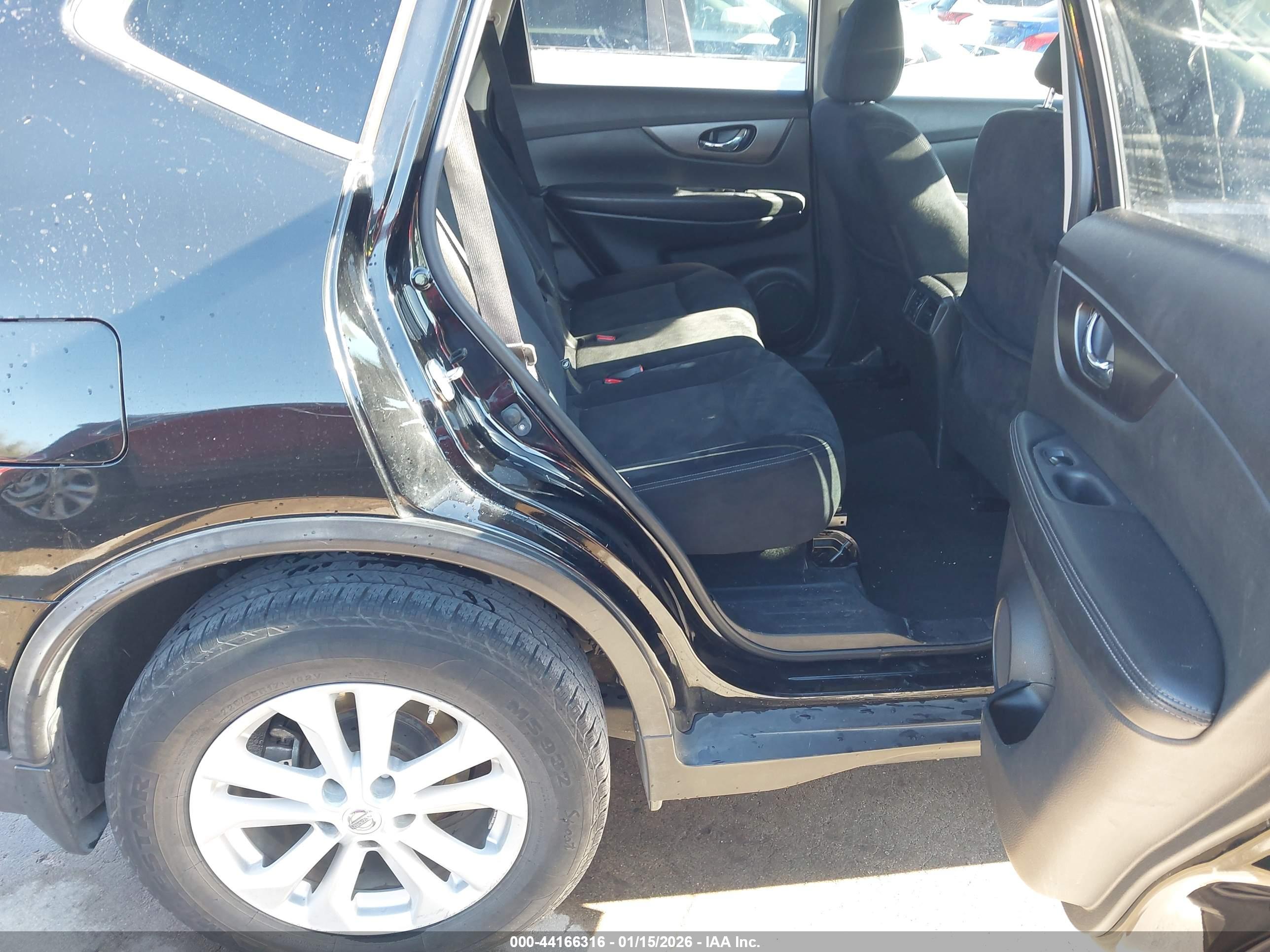 NISSAN ROGUE image 8