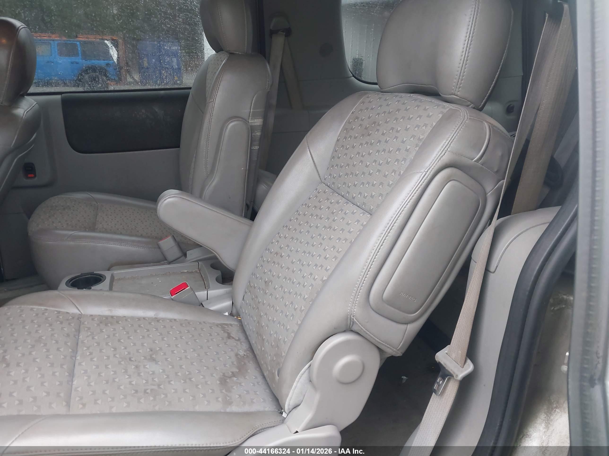 CHEVROLET UPLANDER image 8