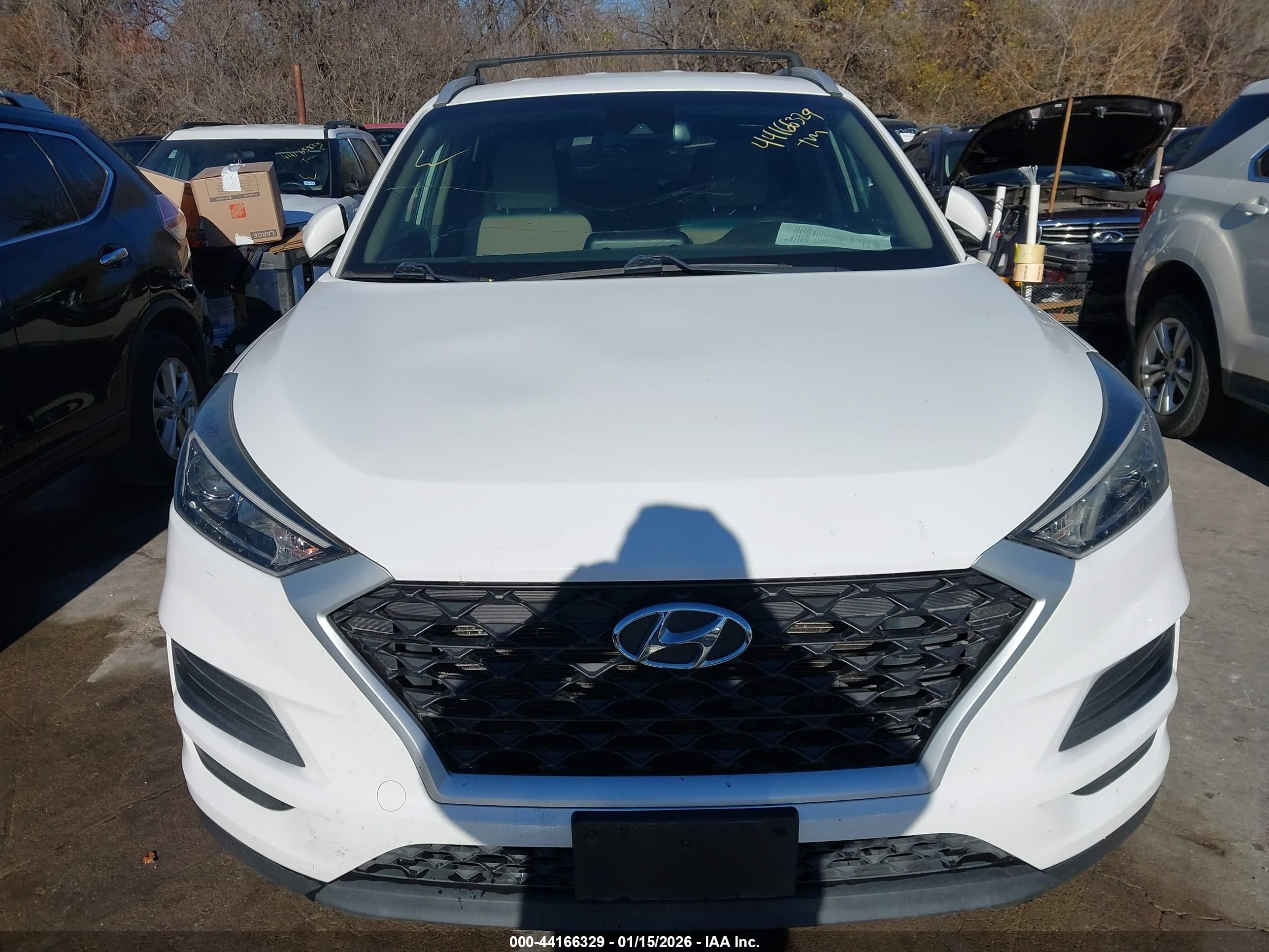 HYUNDAI TUCSON image 6