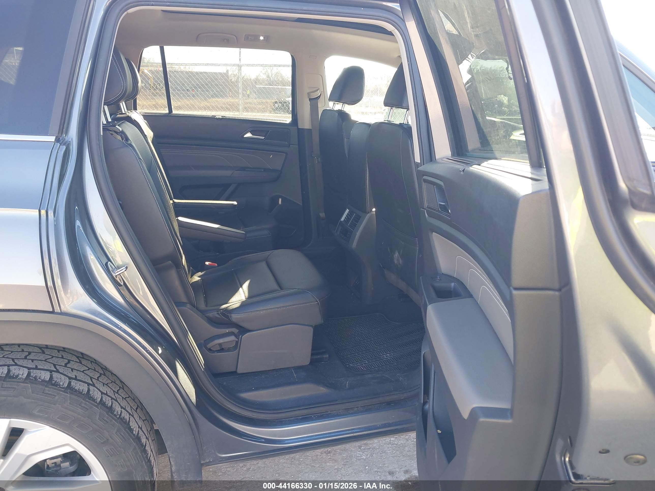 VOLKSWAGEN ATLAS image 8
