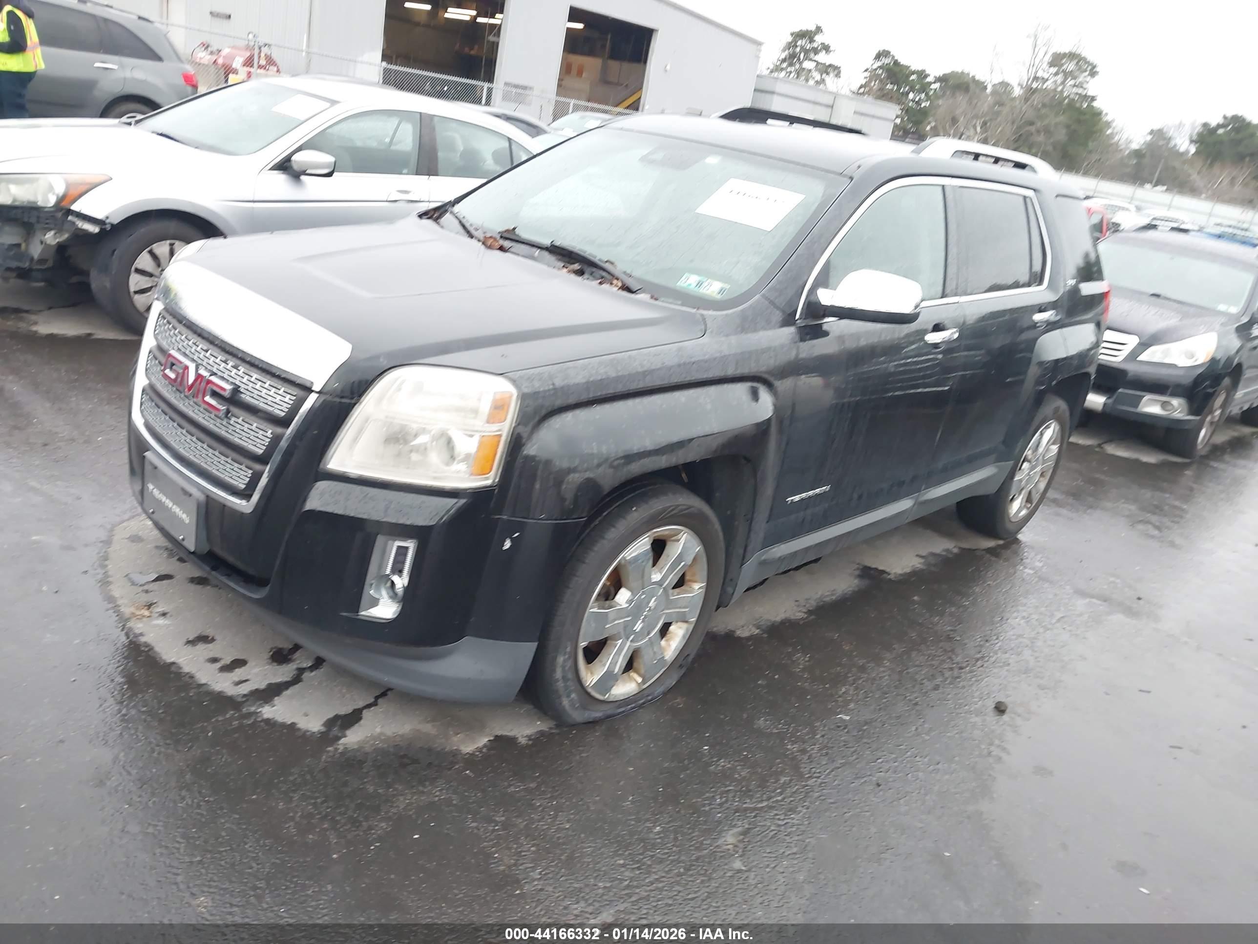 GMC TERRAIN image 2