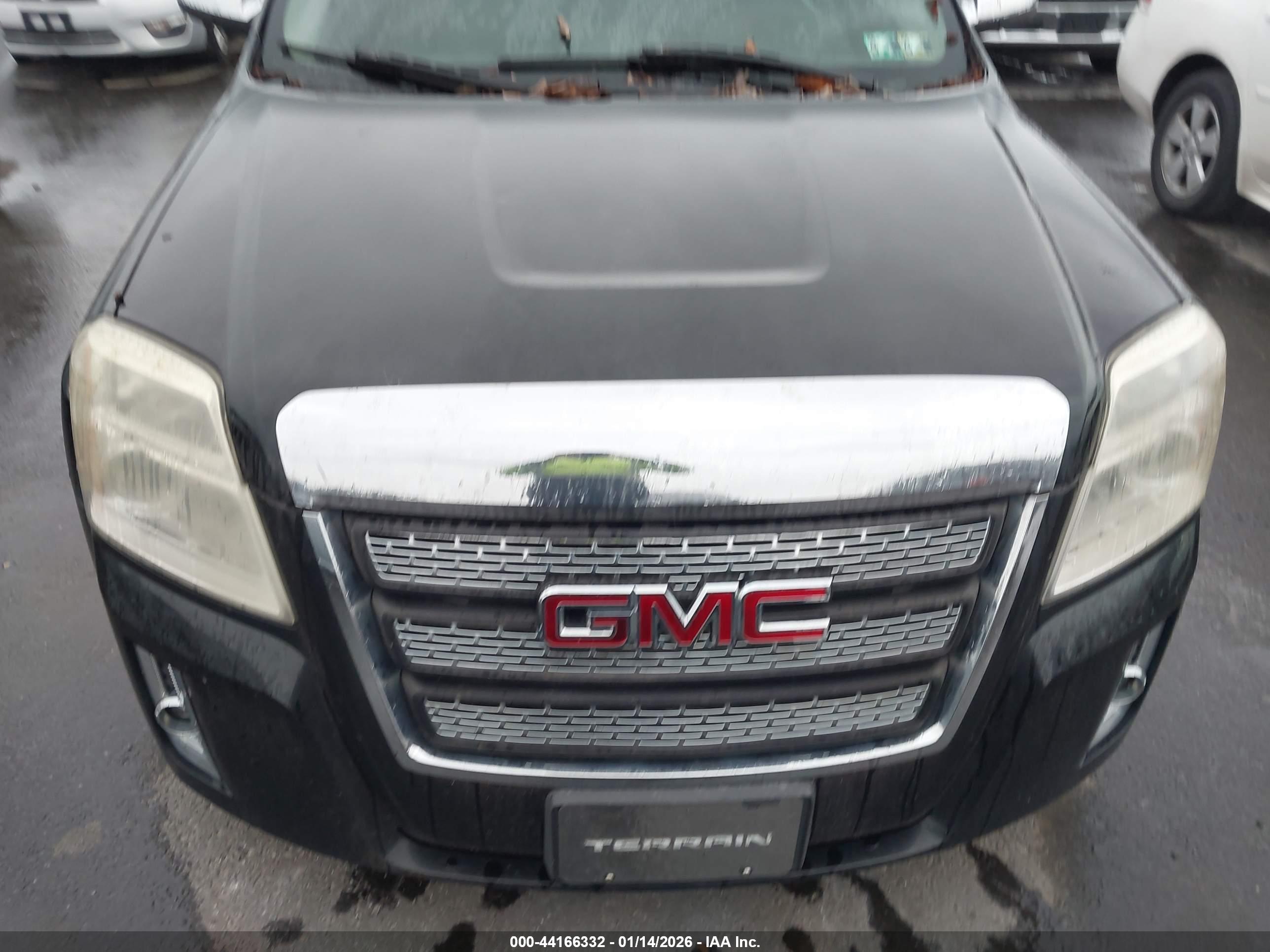 GMC TERRAIN image 6