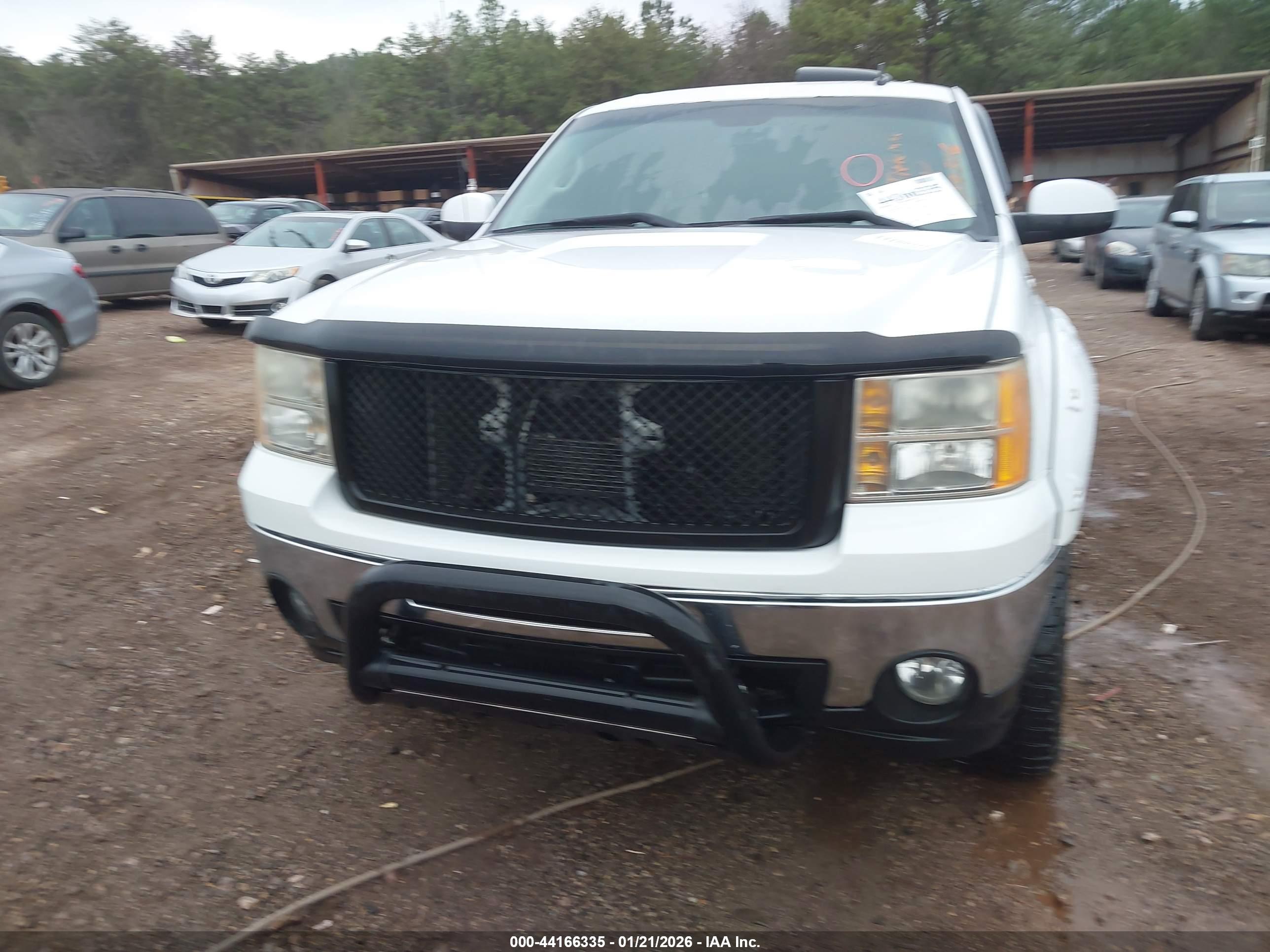 GMC SIERRA image 6