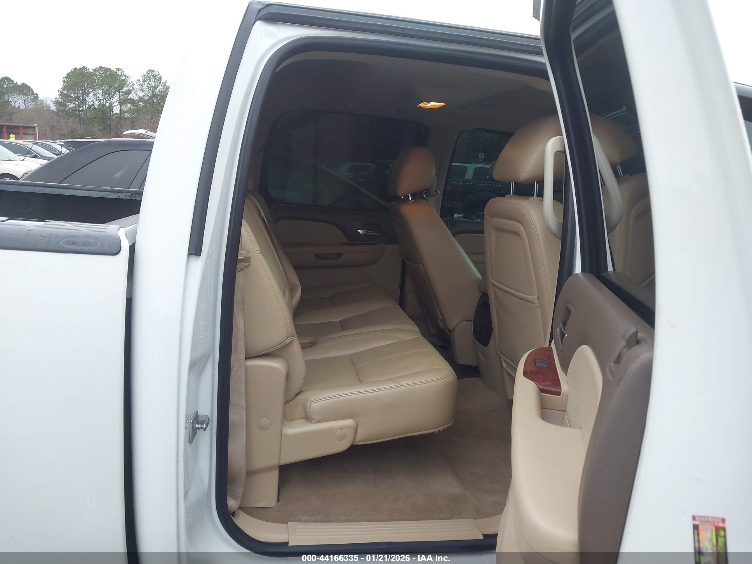 GMC SIERRA image 8