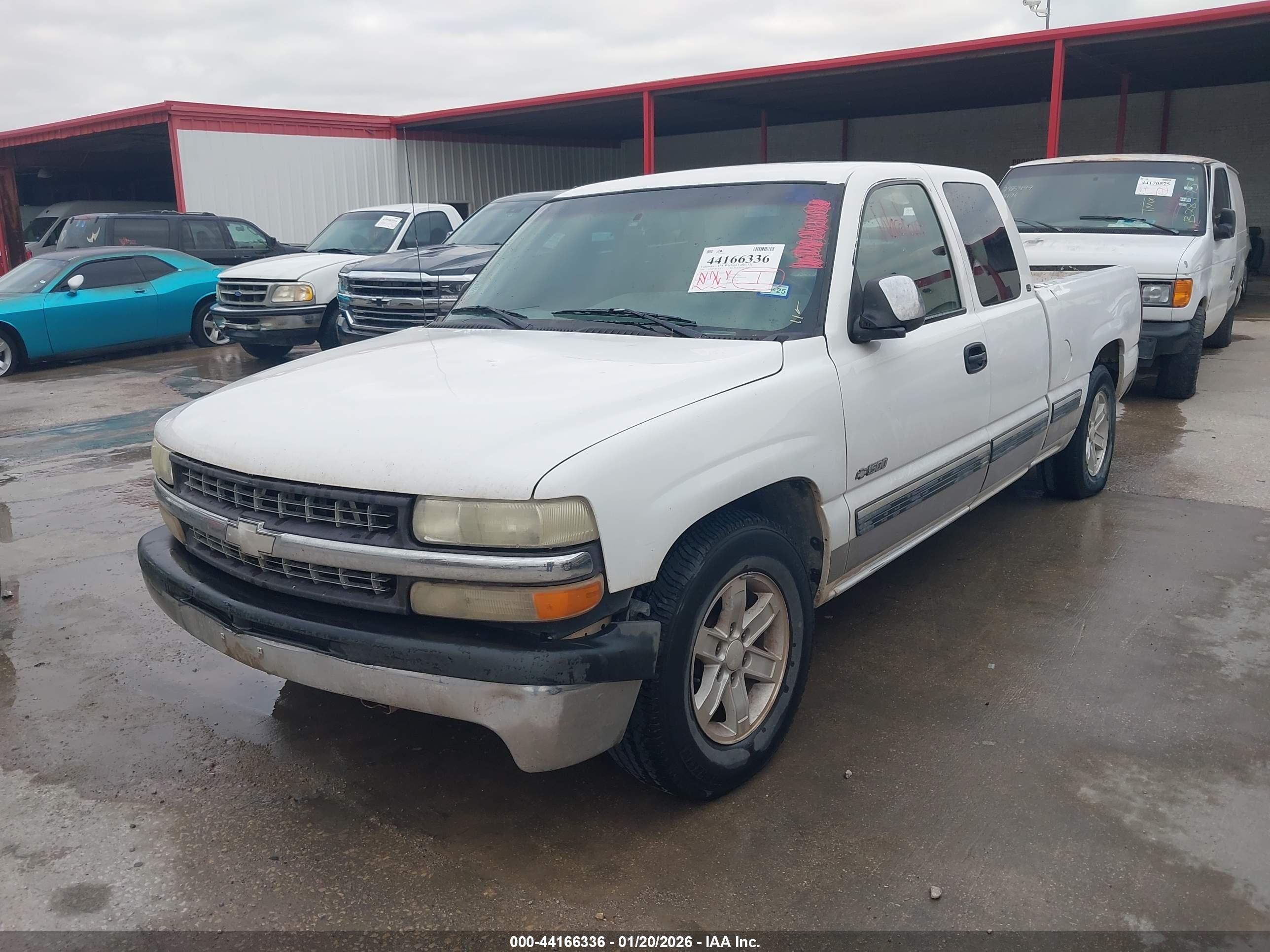 CHEVROLET SILVERADO image 2