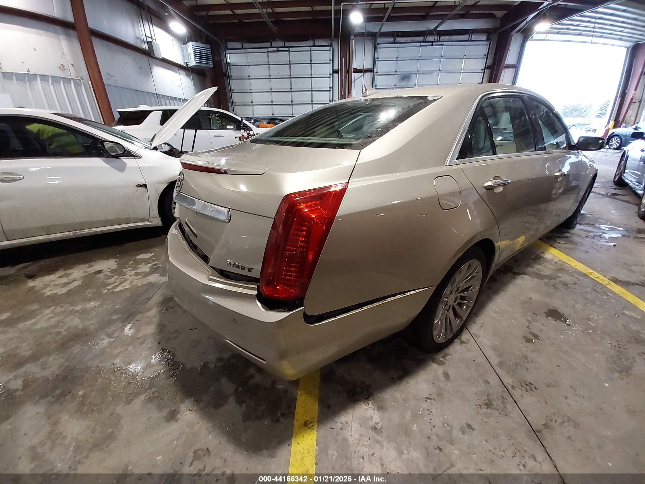 CADILLAC CTS image 4
