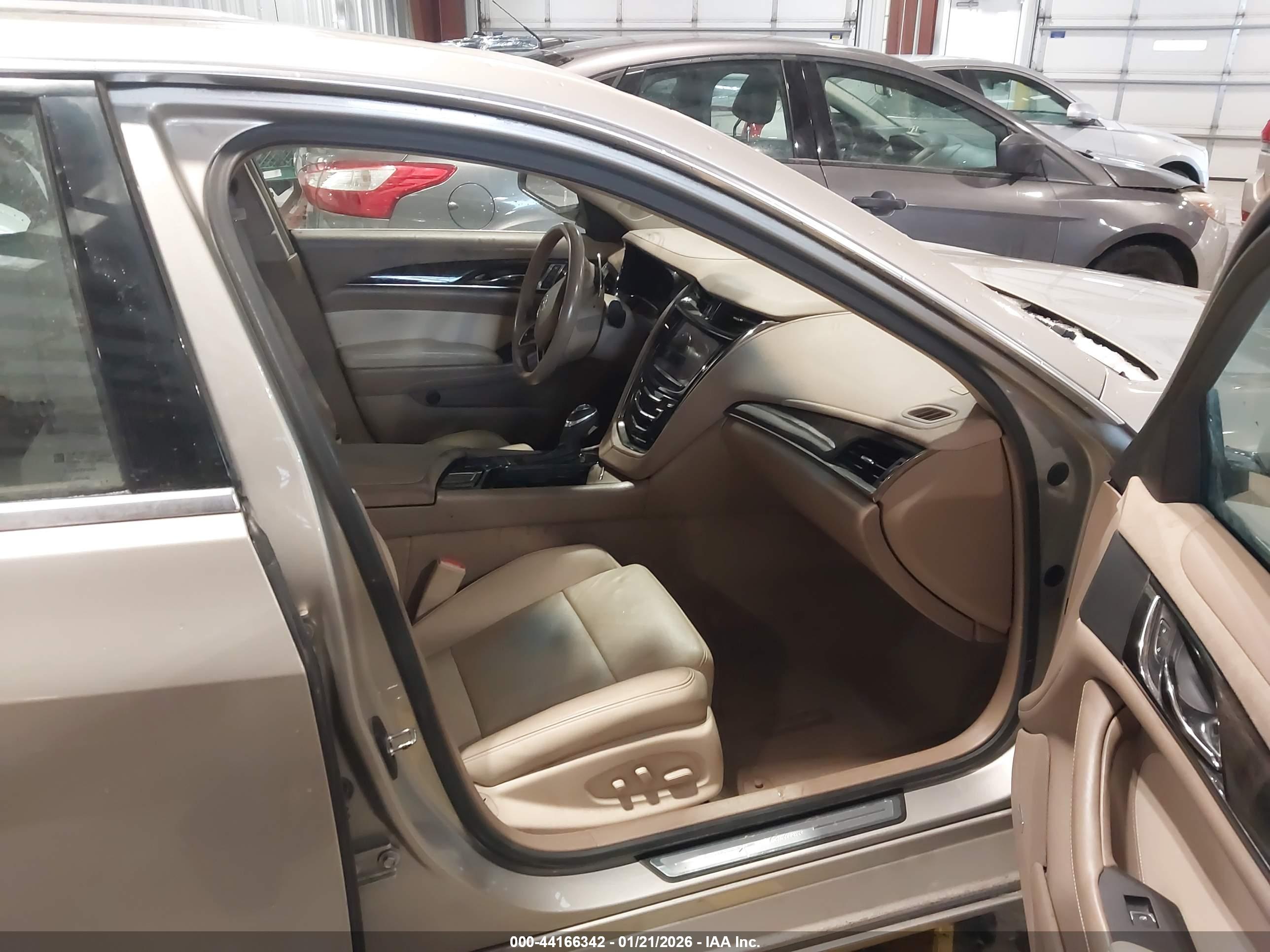 CADILLAC CTS image 5