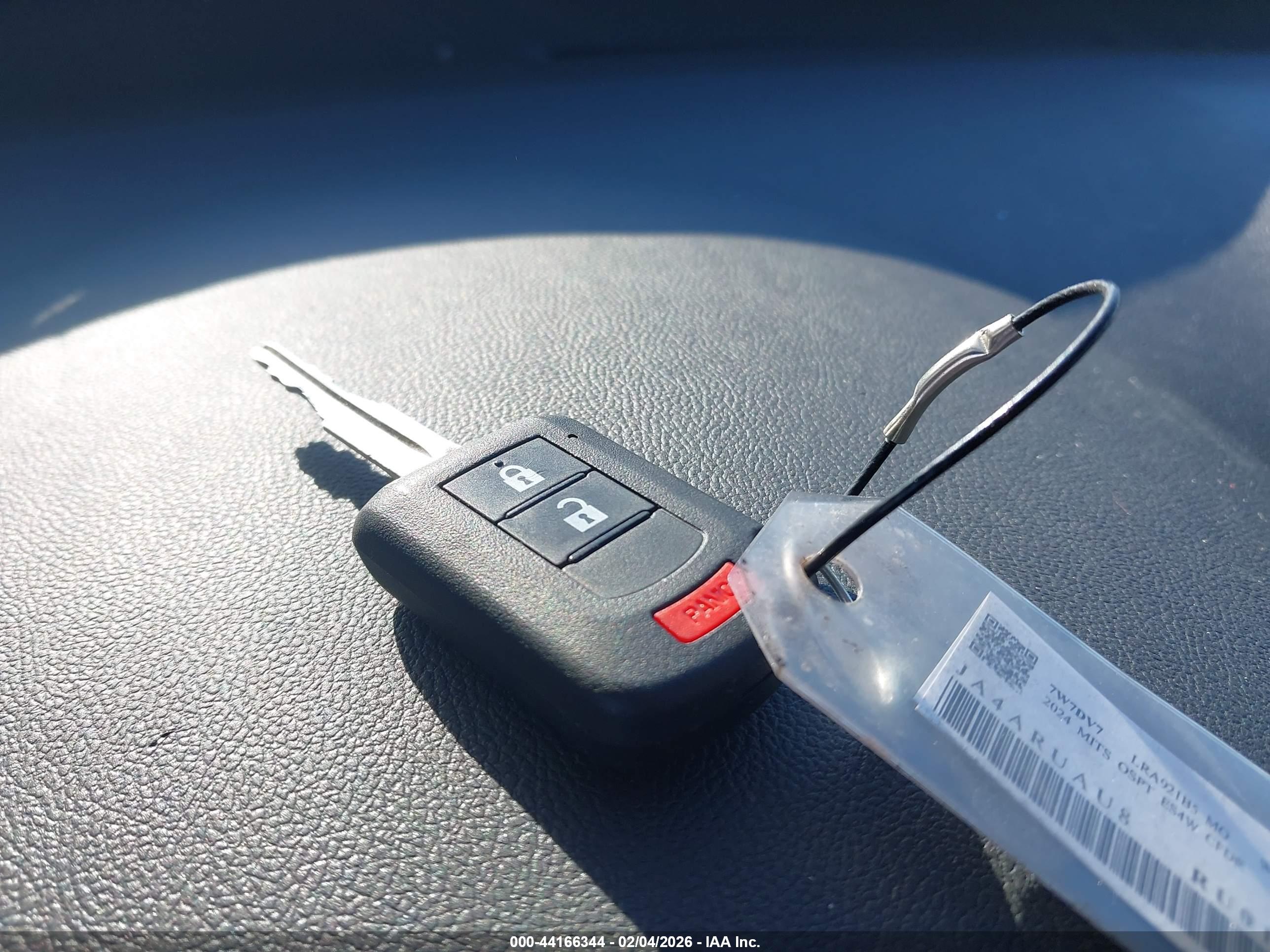 MITSUBISHI OUTLANDER image 11
