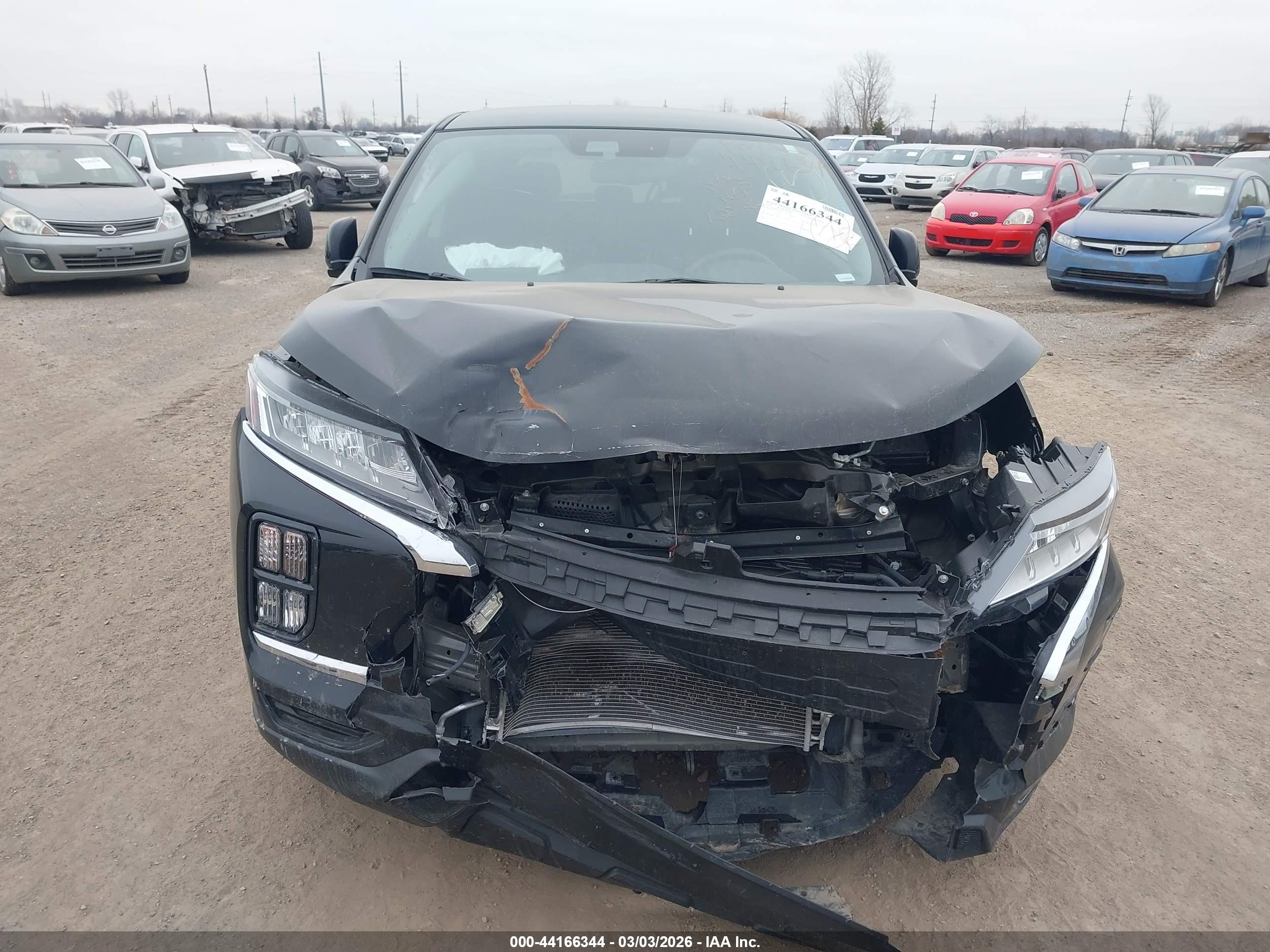 MITSUBISHI OUTLANDER image 6