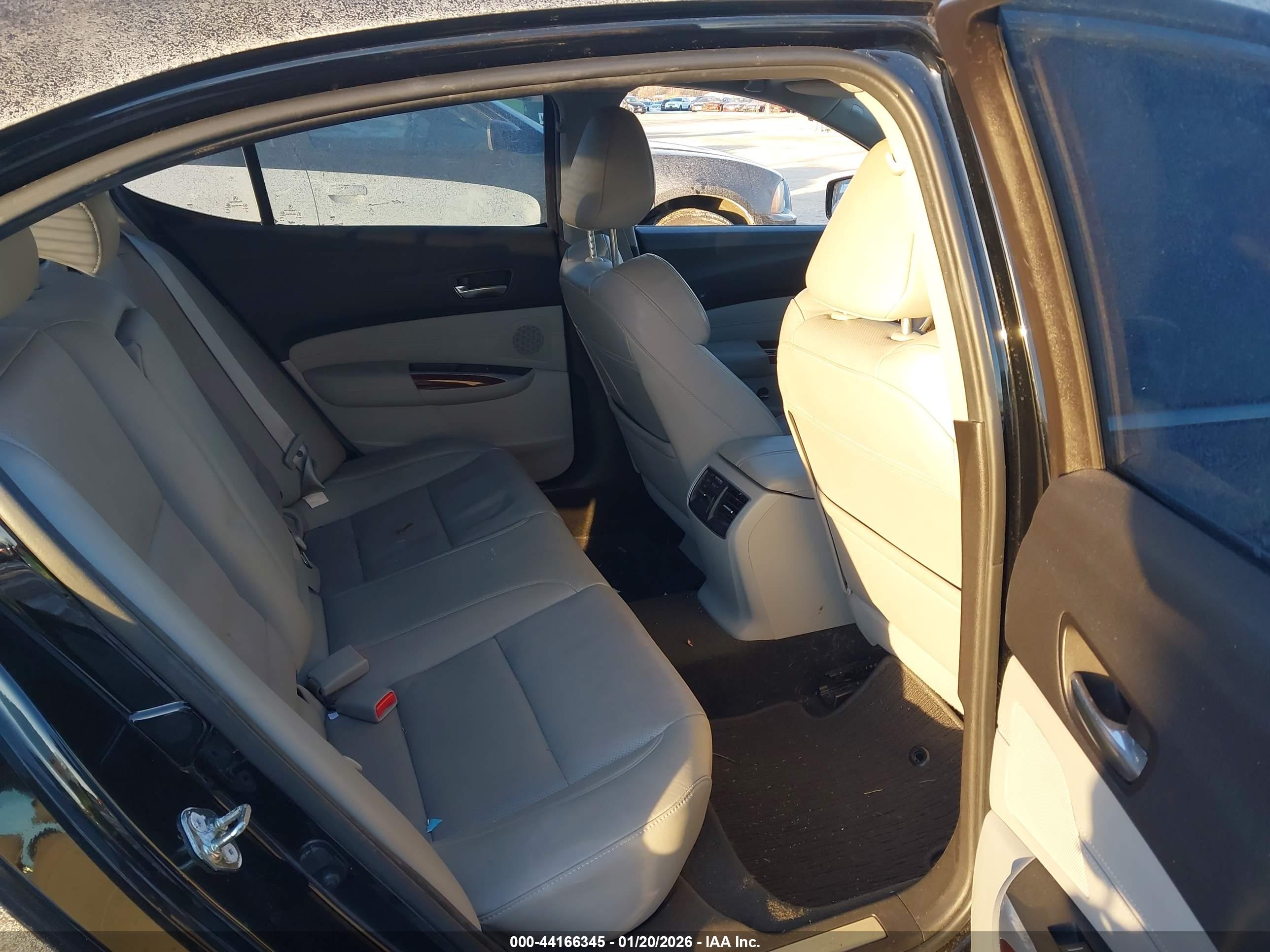 ACURA TLX image 8