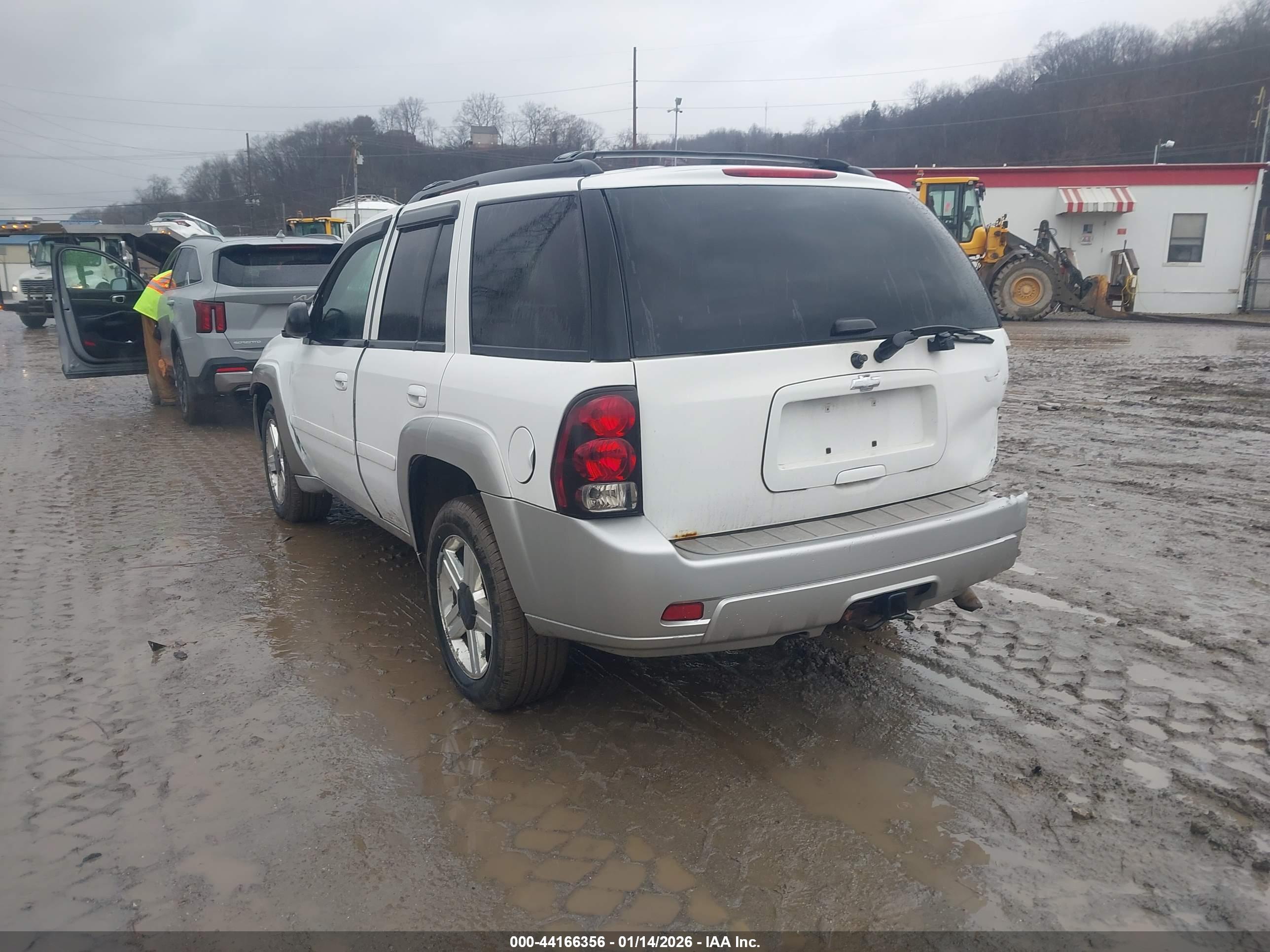 CHEVROLET TRAILBLAZER image 3