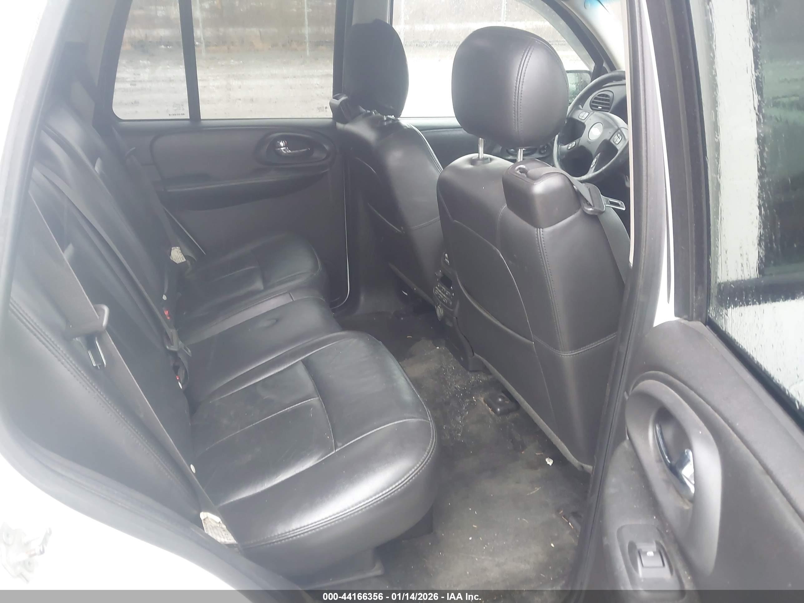 CHEVROLET TRAILBLAZER image 8